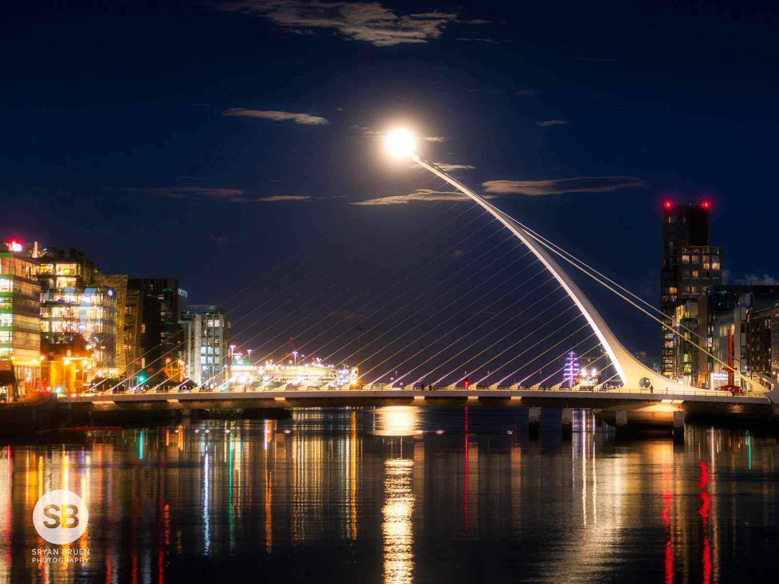 2025-09-08 Samuel Beckett Bridge moon at the top.jpg