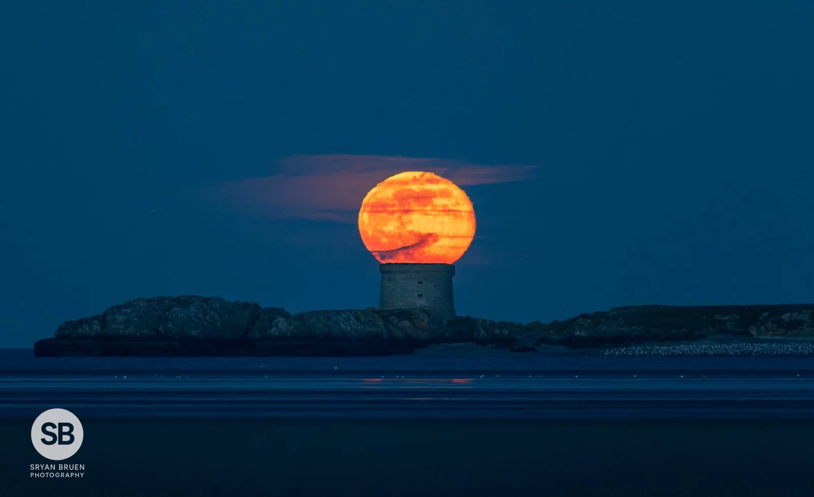 2024-01-26 Ireland's Eye martello tower moonrise 26 January 2024.jpg