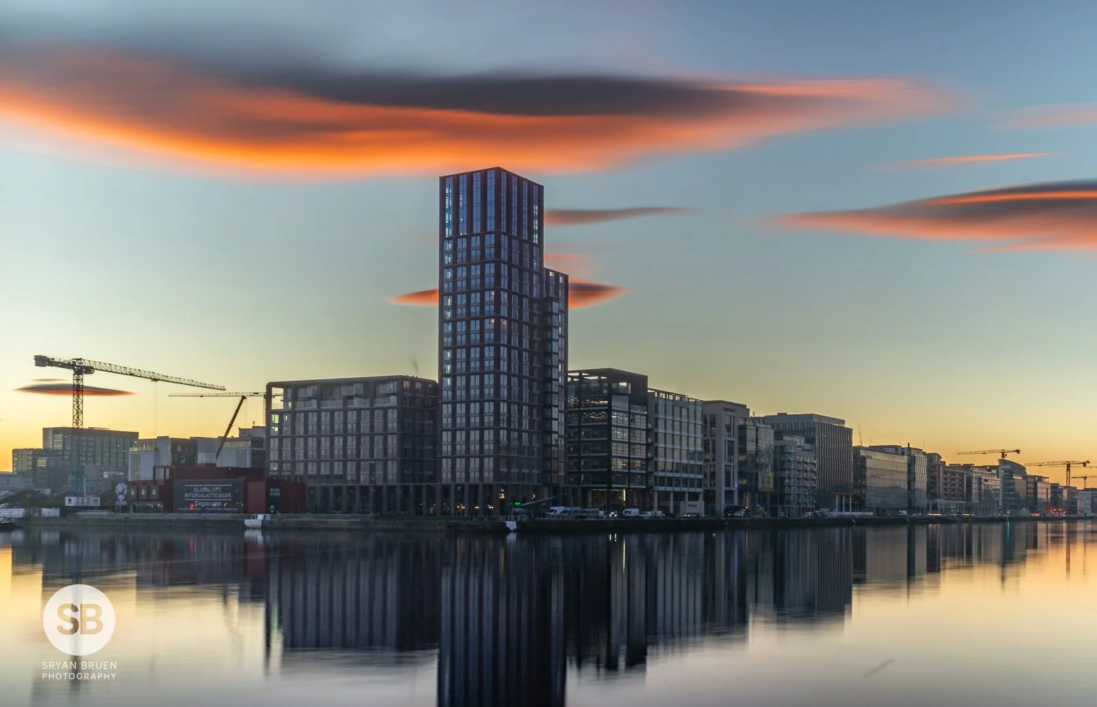 2019-12-03 Dublin City lenticular clouds sunset 3 December 2019.jpg