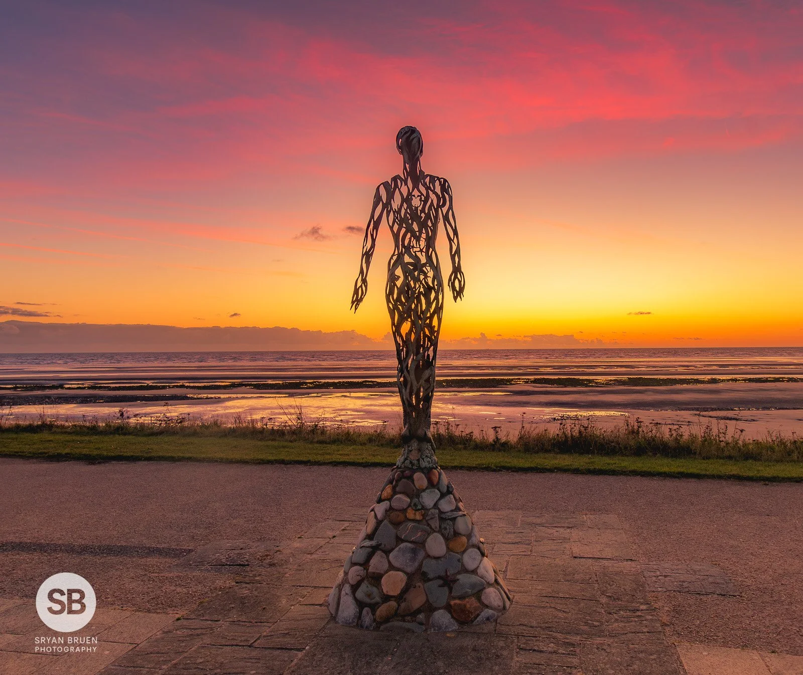 2024-10-03 Laytown Voyager pre sunrise colour 3 October 2024.jpg
