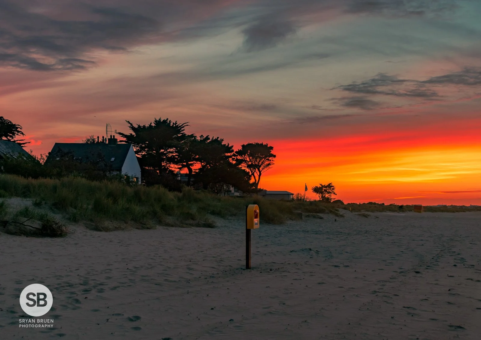 2020-09-11 Burrow Beach California wildfire sunset 11 September 2020.jpg