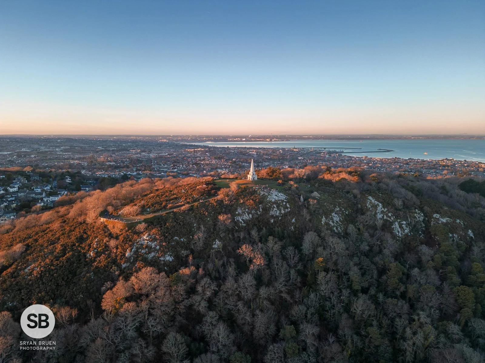 2023-01-02 Killiney Hill sunset light 1 2 January 2023.jpg