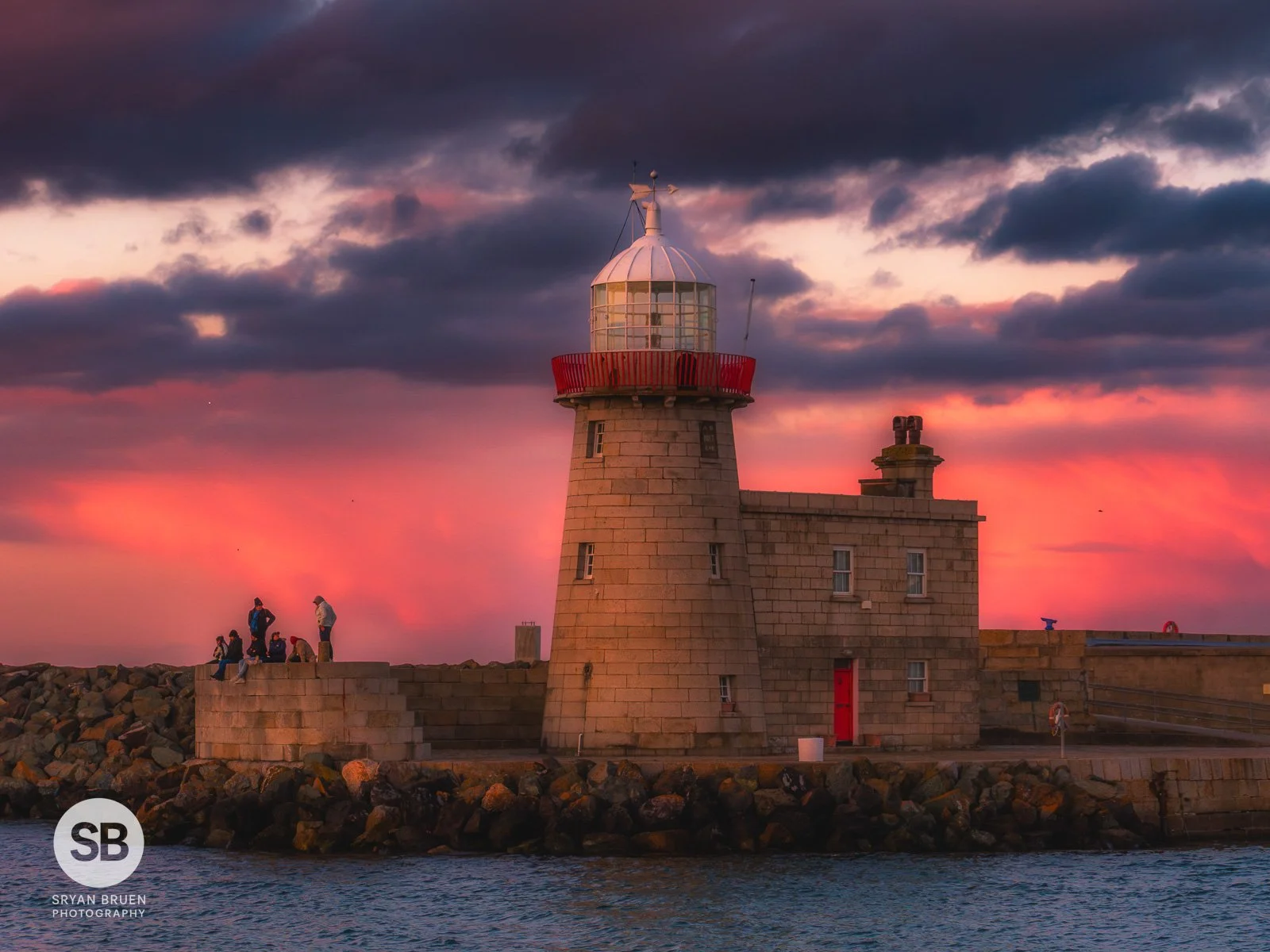 2025-05-25 Howth Lighthouse sunset 25 May 2025.jpg