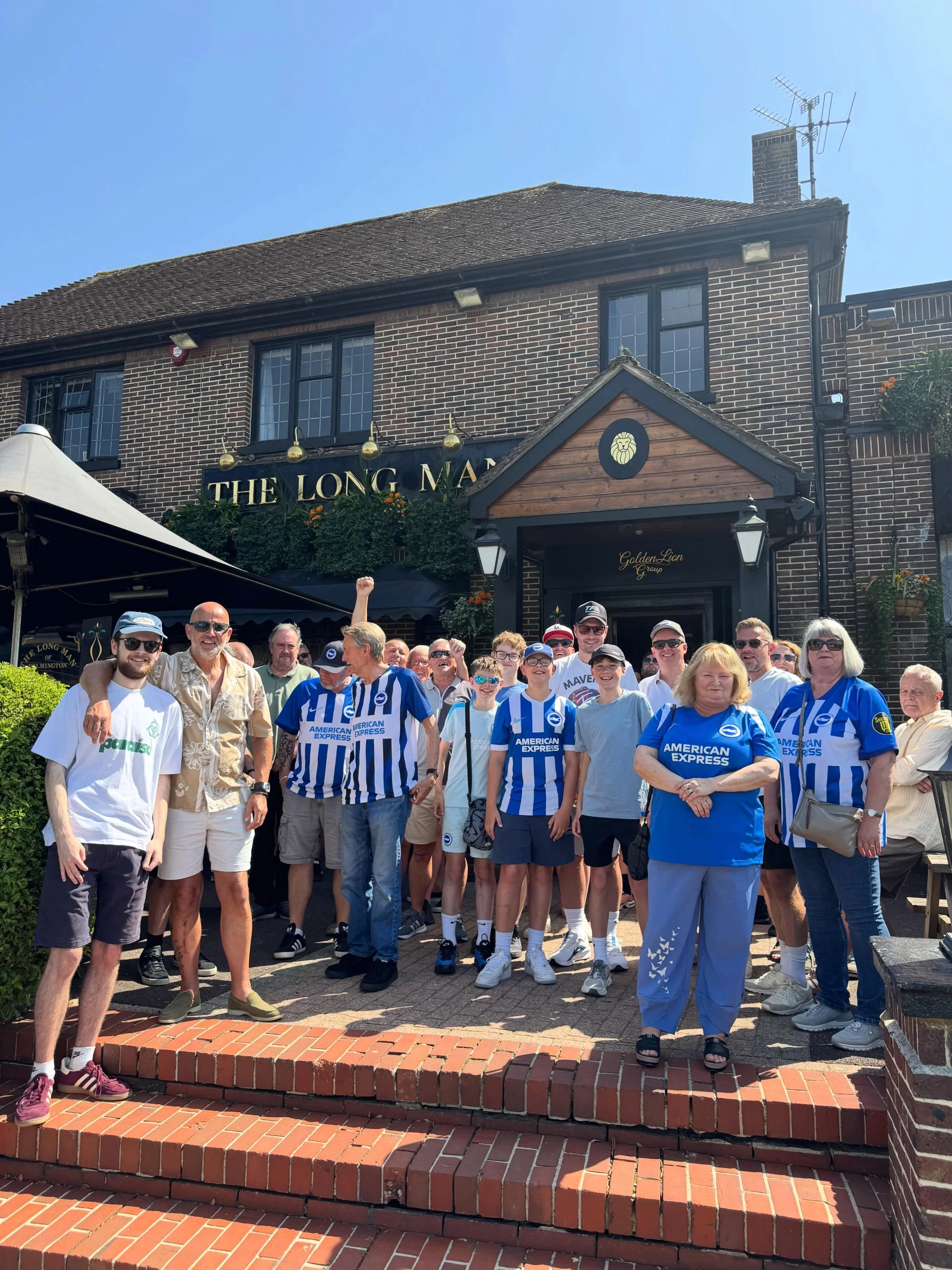 THANK YOU 💙

Thanks to everyone that joined us Sunday for the last game of the season. Not the ideal result but what a great day☀️

Swiped to the end for a surprise!🤣😎