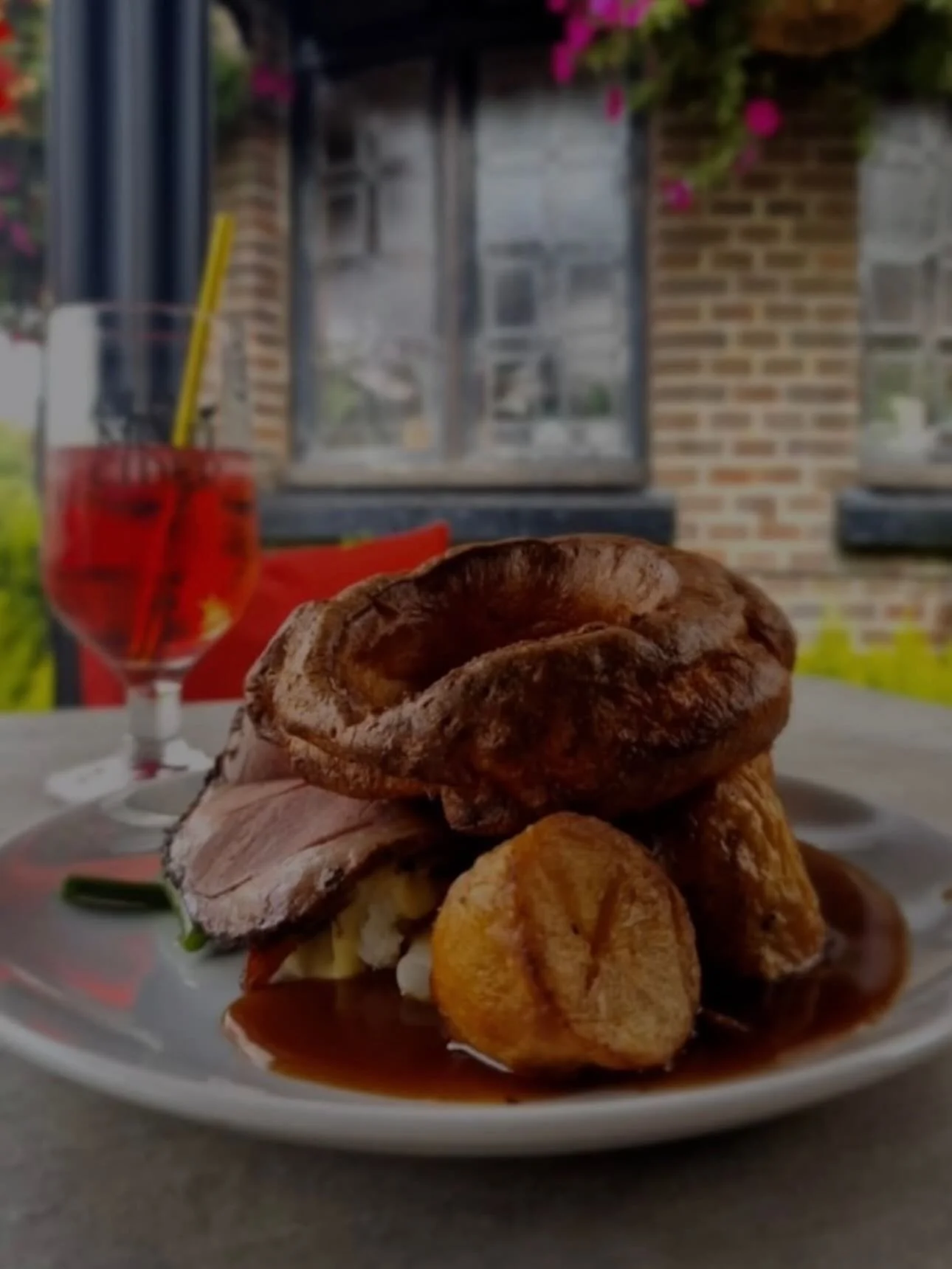 SUNDAYS AT THE WILMY😋

Our favourite day of the week!📅 

Come and enjoy a Sunday roast dinner and maybe a cheeky dessert🥰 

Call up or DM to book with us! 📞