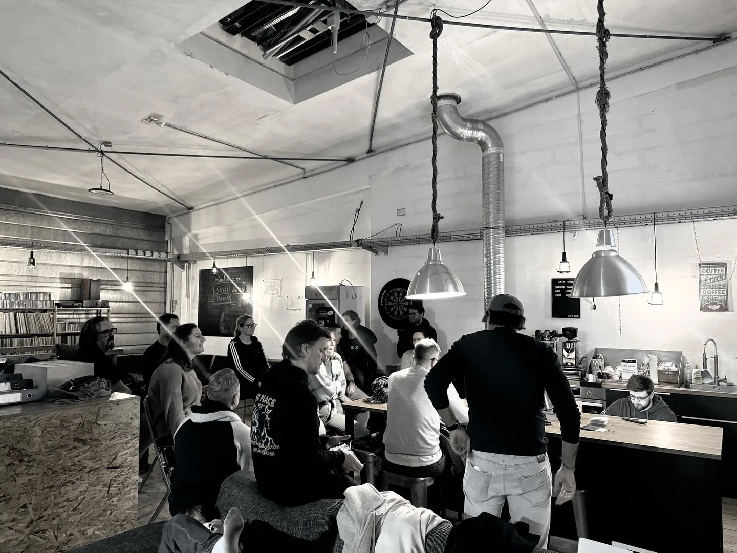 6 Wochen Nutrition Challenge: DONE ✅

Unsere Grexies haben gemeinsam &uuml;ber 100 kg verloren &ndash; aber vor allem eines gewonnen: Wissen, Struktur und neue Routinen.

Nach den anf&auml;nglichen Schwierigkeiten (ja, weniger Carbs sind am Anfang ke