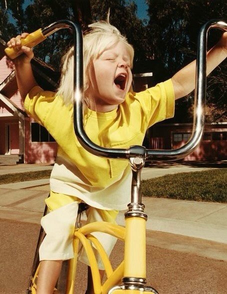 Place &agrave; la marmaille ! 
Qu'est-ce qu'on mange avec les kids pendant les vacances &agrave; Paris ? T109 partage ses 5 inspis kid-friendly. 

2/ on file chez @alameredefamille pour r&eacute;cup&eacute;rer son granola pr&eacute;f&eacute;r&eacute;