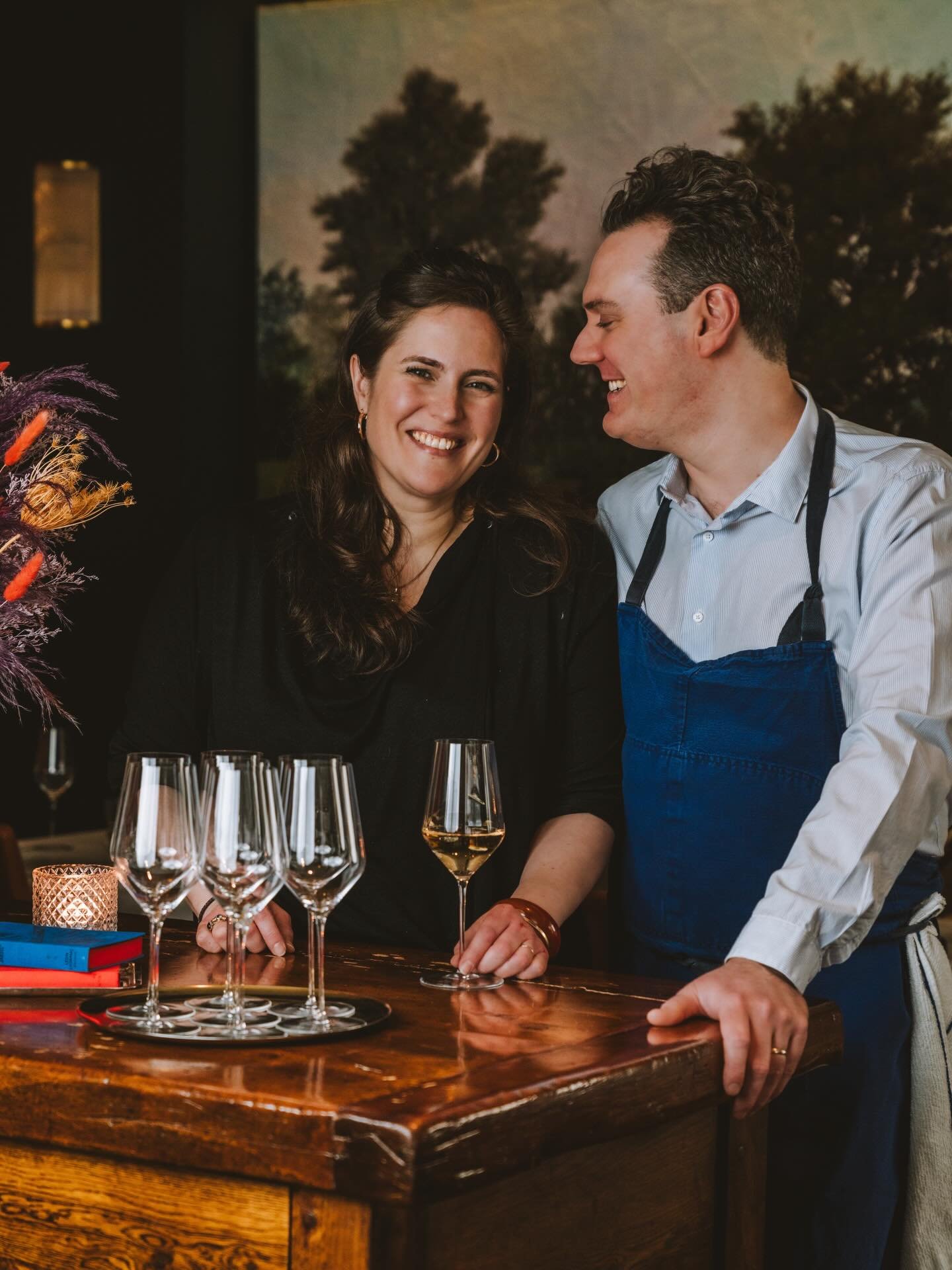 Welcome to T109 @comice.paris 🤝

Merci pour la confiance Etheliya &amp; Noam.

photo @sliceofpai 

#comice #restaurant #gastronomie #paris