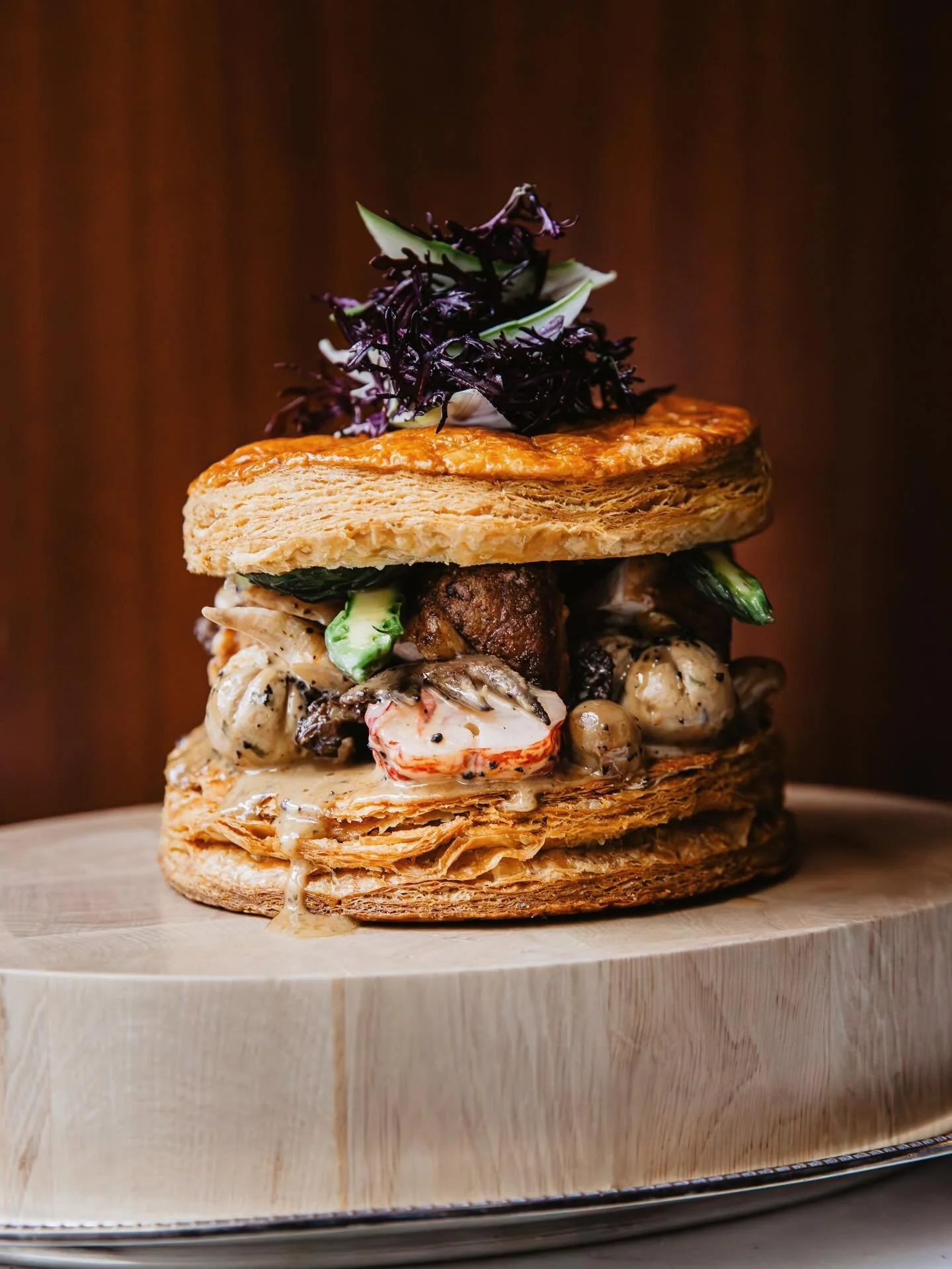 " Go&ucirc;ter la l&eacute;gende " 

&Agrave; l'occasion de ses 10 ans, Le Grand Restaurant choisit de faire vivre les c&eacute;l&eacute;brations une ann&eacute;e durant, en mettant &agrave; l'honneur la cuisine fran&ccedil;aise et ses gran