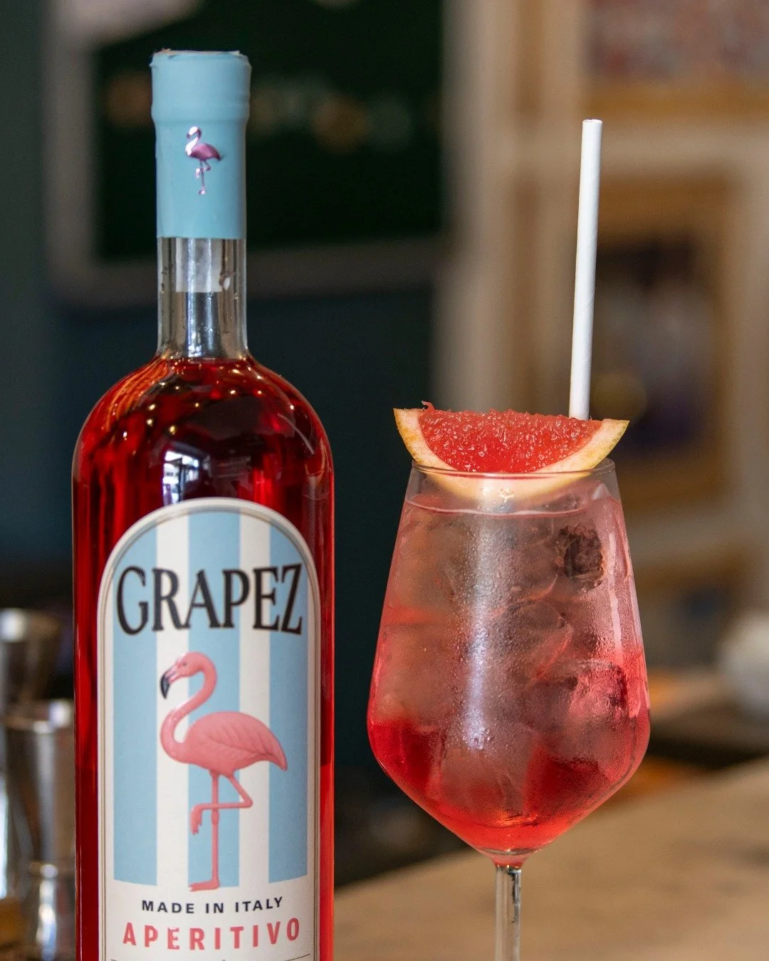 Ed eccolo qui: il momento in cui il colore, la luce e la sete si incontrano.

#Grapez #GrapezAperitivo #AperitivoAlPompelmo #SpritzAlPompelmo #SpritzGrapez

Ph: @pellegrini__nikolas