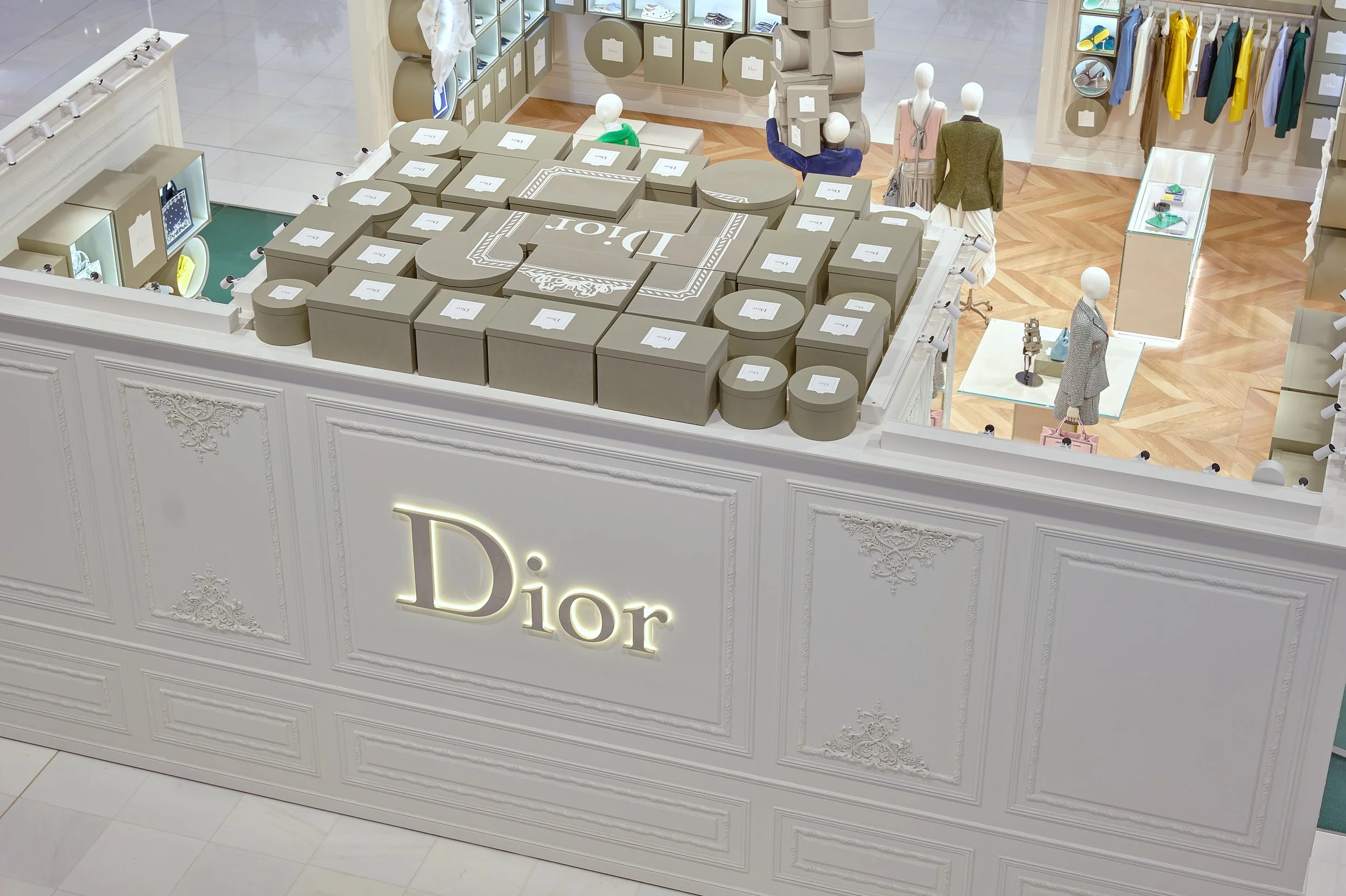 Dior_VM_Dubai Mall_Popup_Amended_January_2026_09.jpg