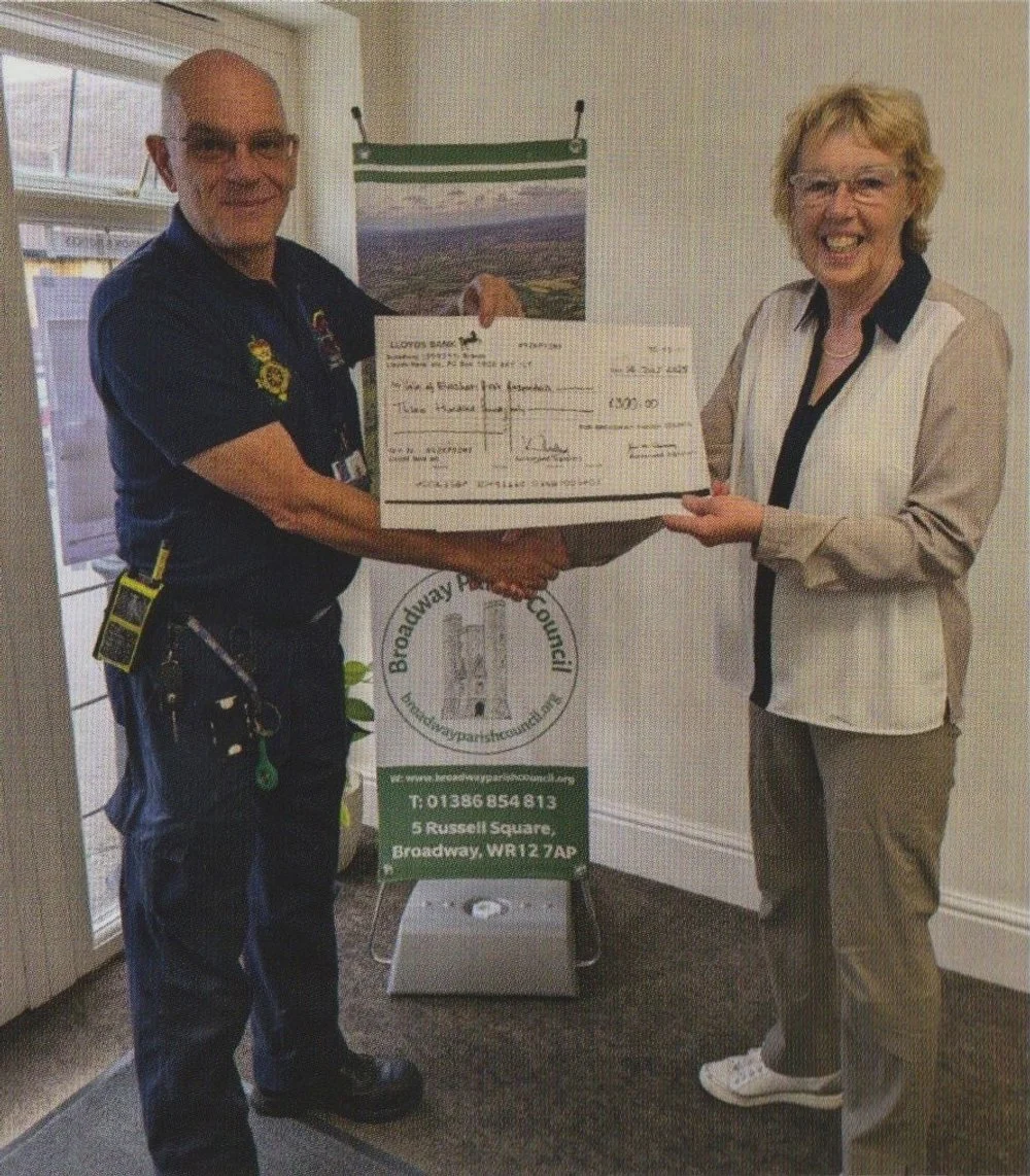 Broadway Parish Council Raise Money for the Vale of Evesham First Responders