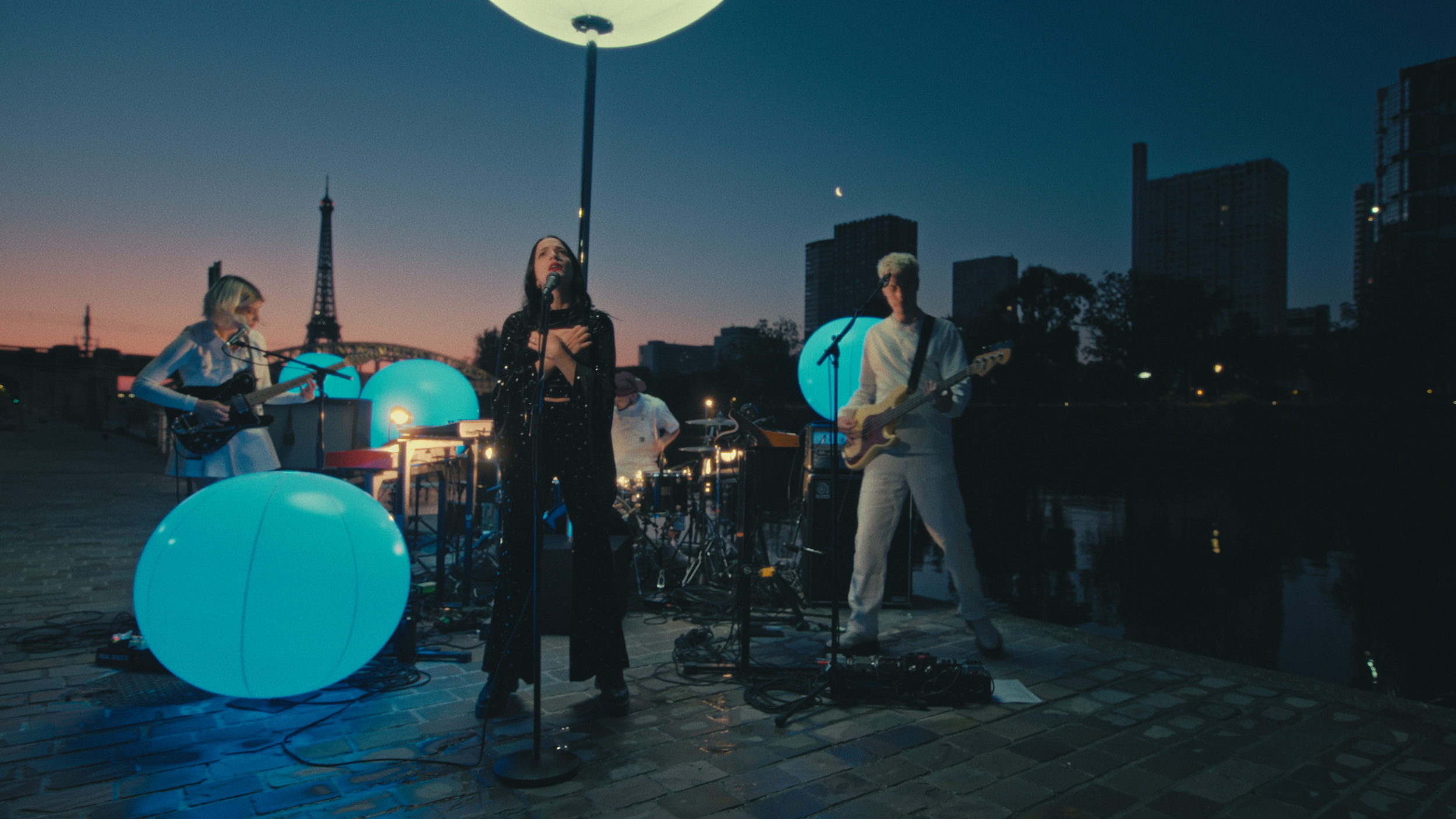 ELN_SYLLY BOY BLUE_V2_ETALO.00_07_34_01.Still006.png