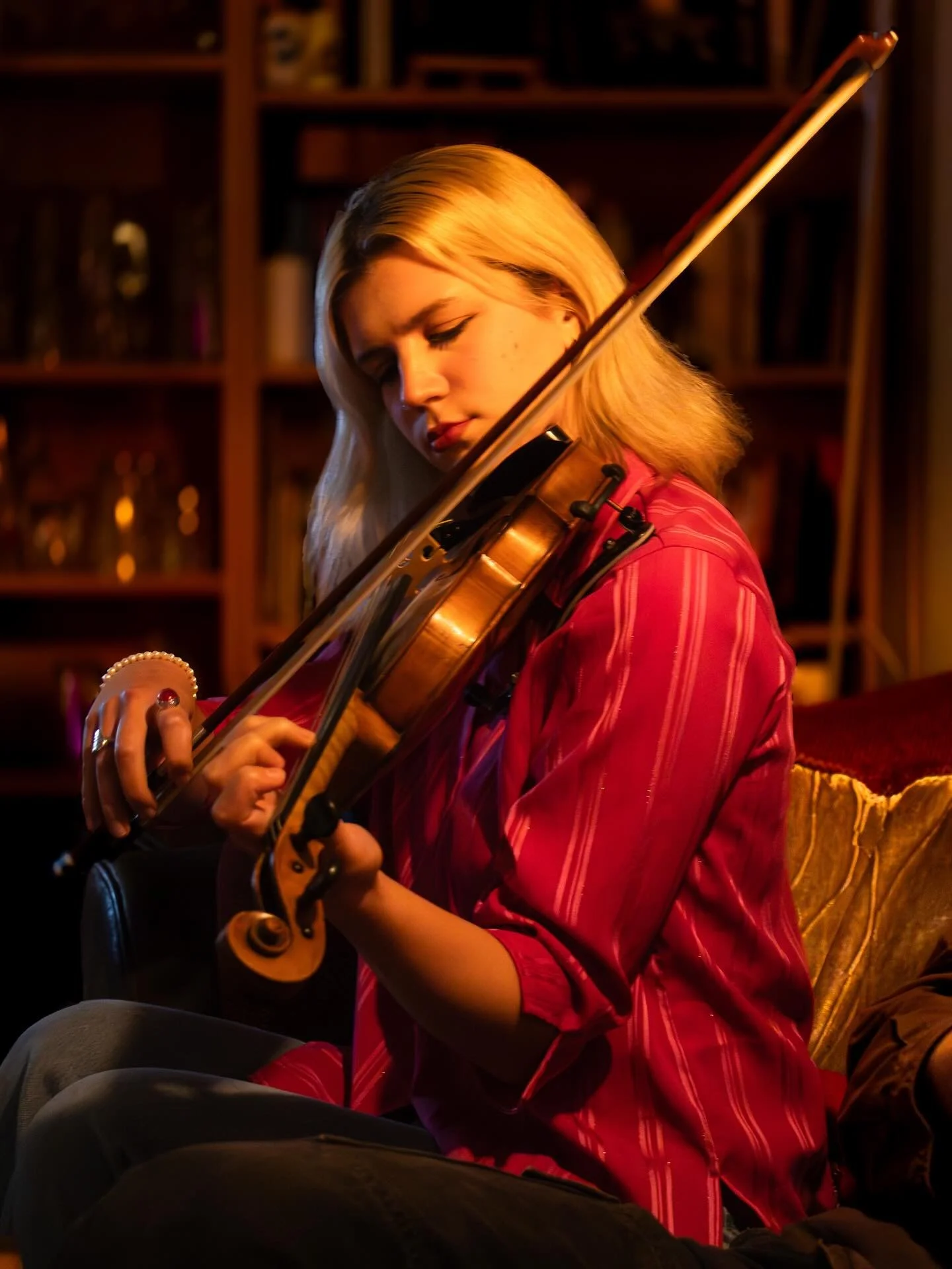 @abifayhq is playing @thecamdenclublondon on the 7th of December! Your chance to see a brilliant artist! 

Tickets: https://www.seetickets.com/event/rough-edges-presents-camden-club/the-camden-club/3518216?src=event-page-share