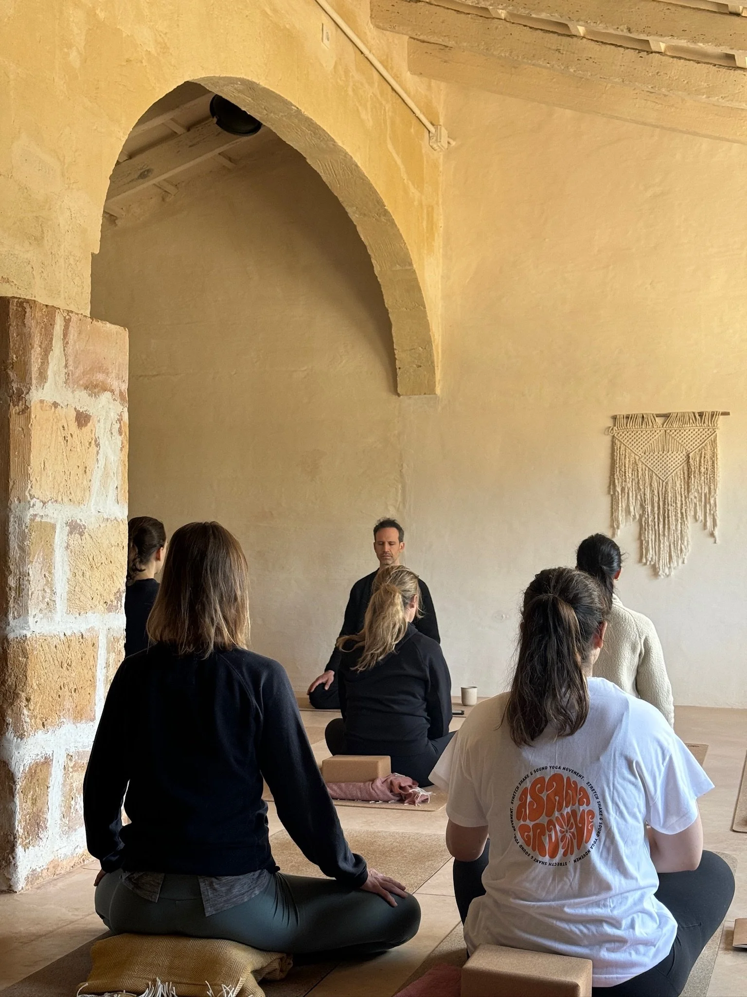 jivamukti-yoga-retreat-menorca-es-bec-daguila-2024-3.JPG