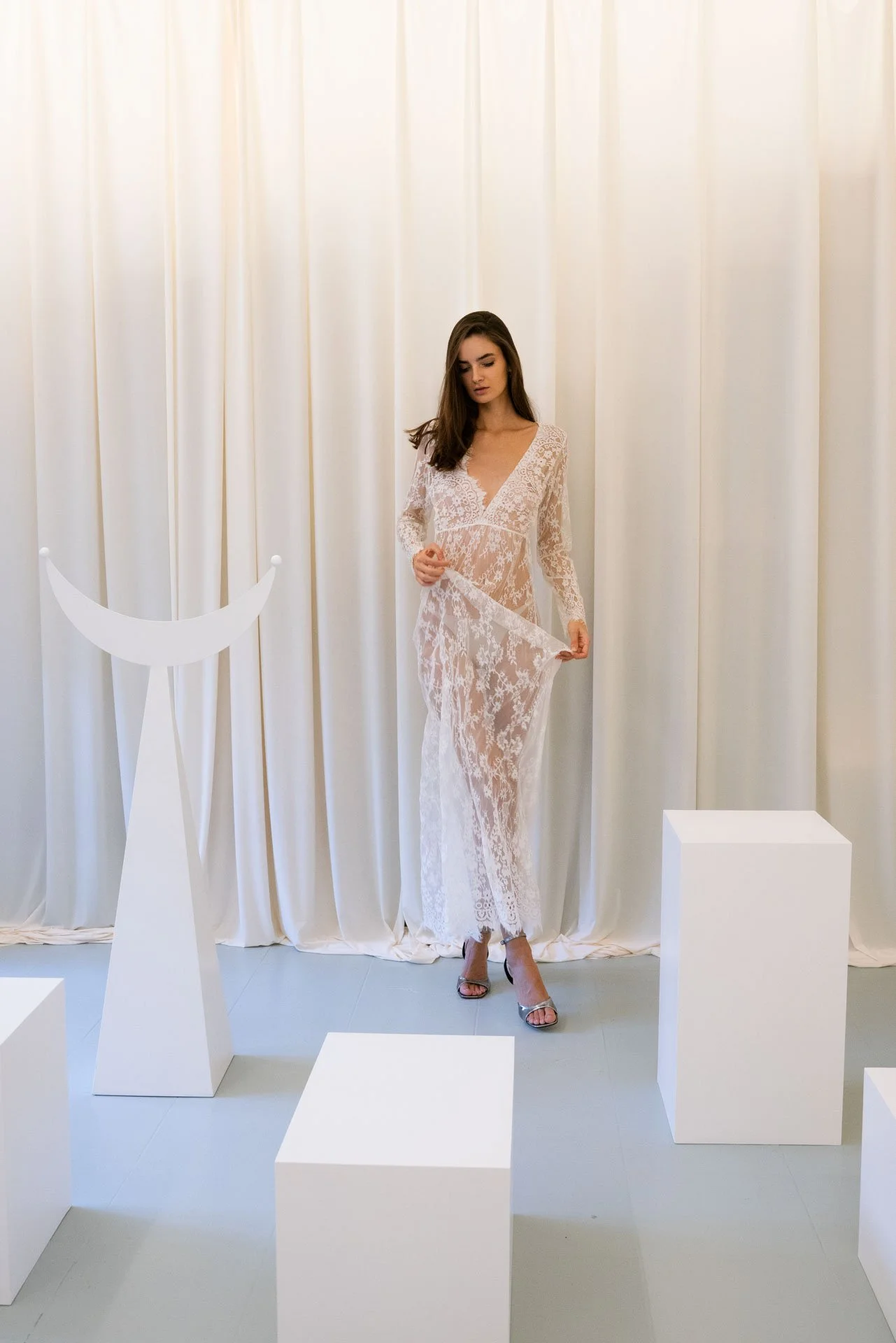 Nibi-white-Lace-bridal-dress_003.jpg