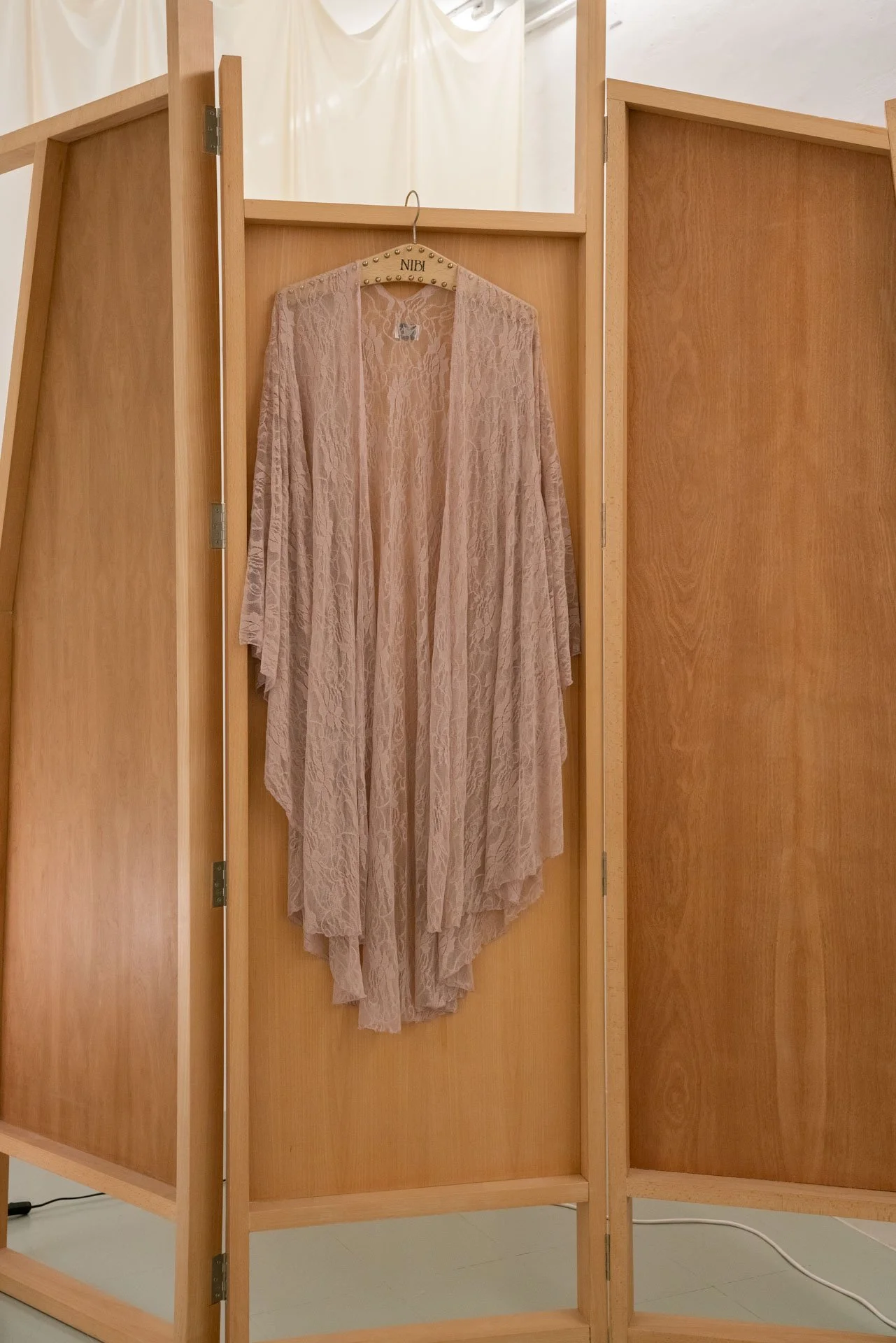 light-mauve-lace-angel cape-nibi-1.jpg