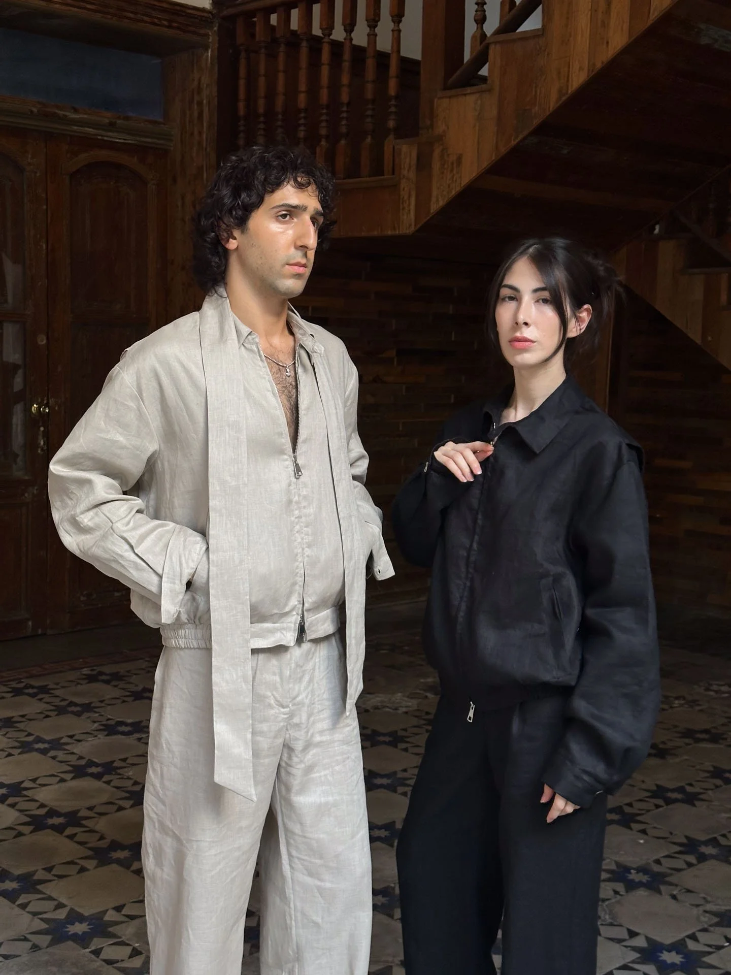 genderless-linen-jacket-and-trousers-set-3.jpg