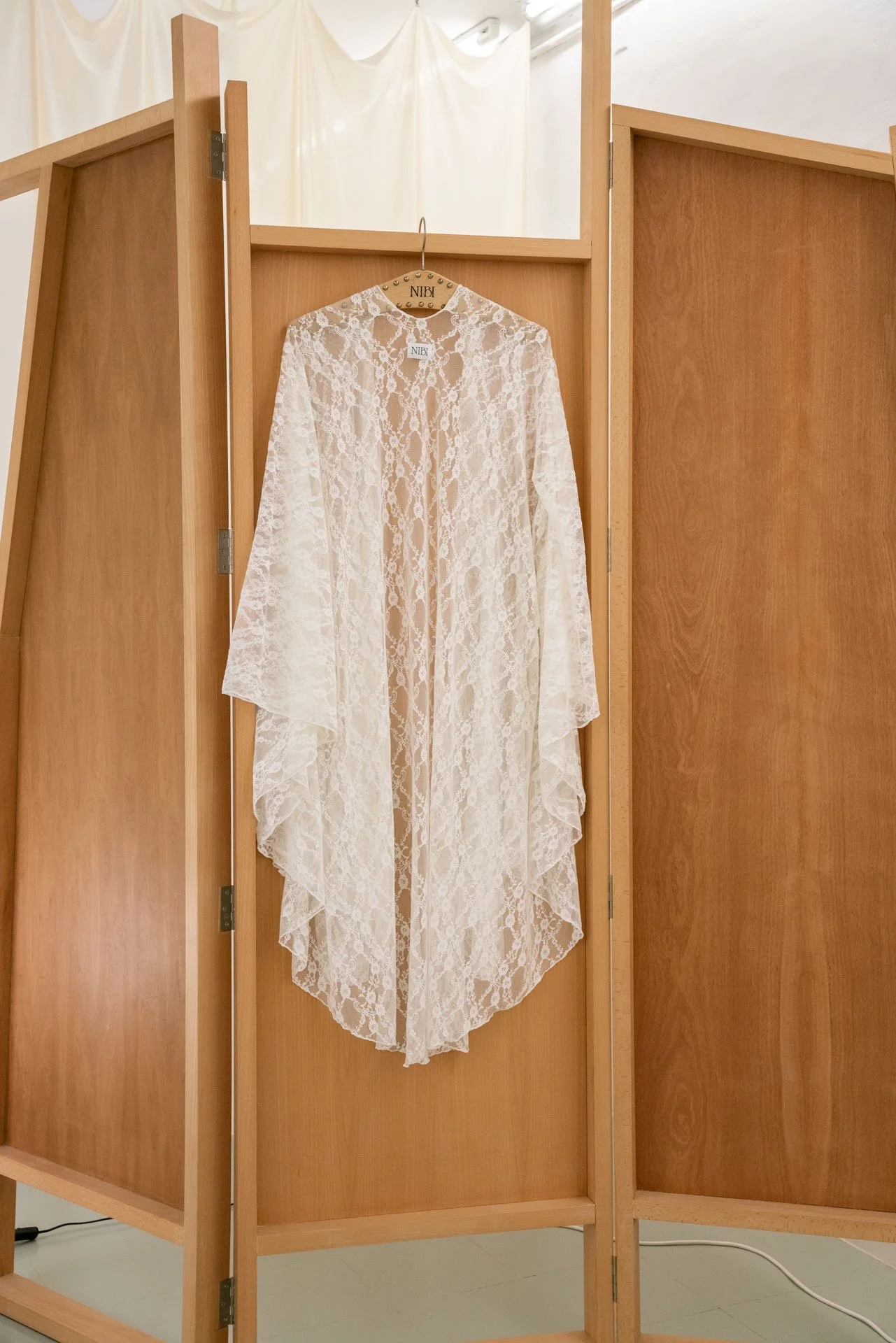 white-lace-angel cape-nibi-5.jpg