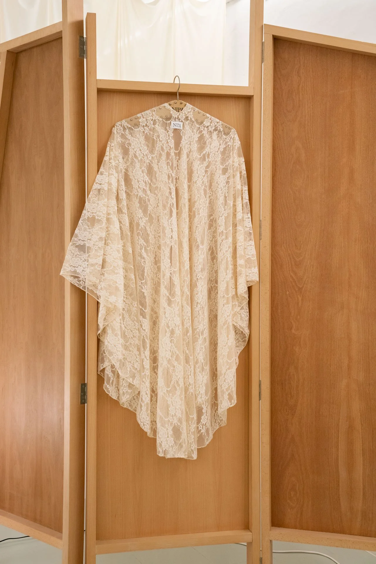 light-yellow-lace-angel cape-nibi-1.jpg