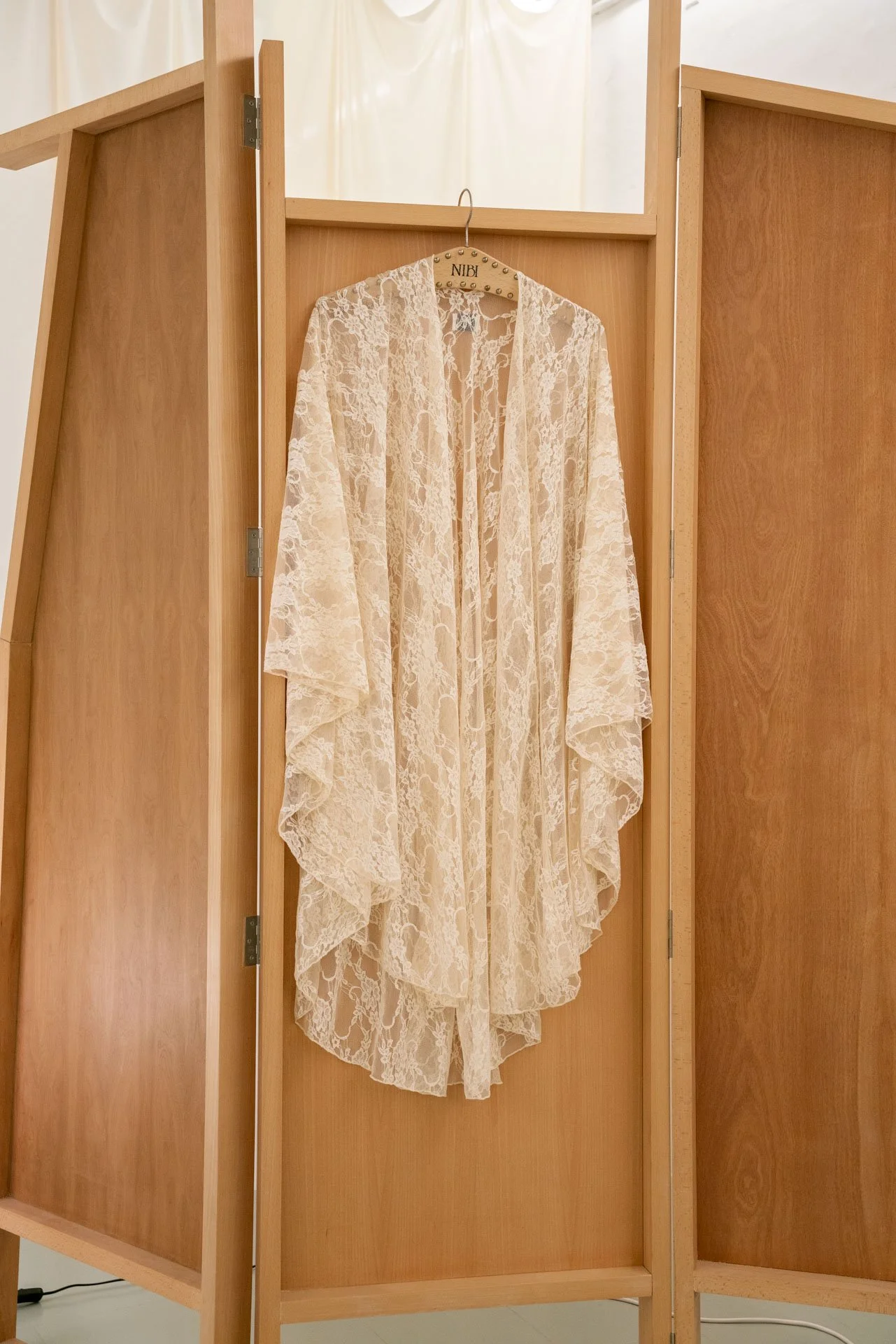 light-yellow-lace-angel cape-nibi-3.jpg