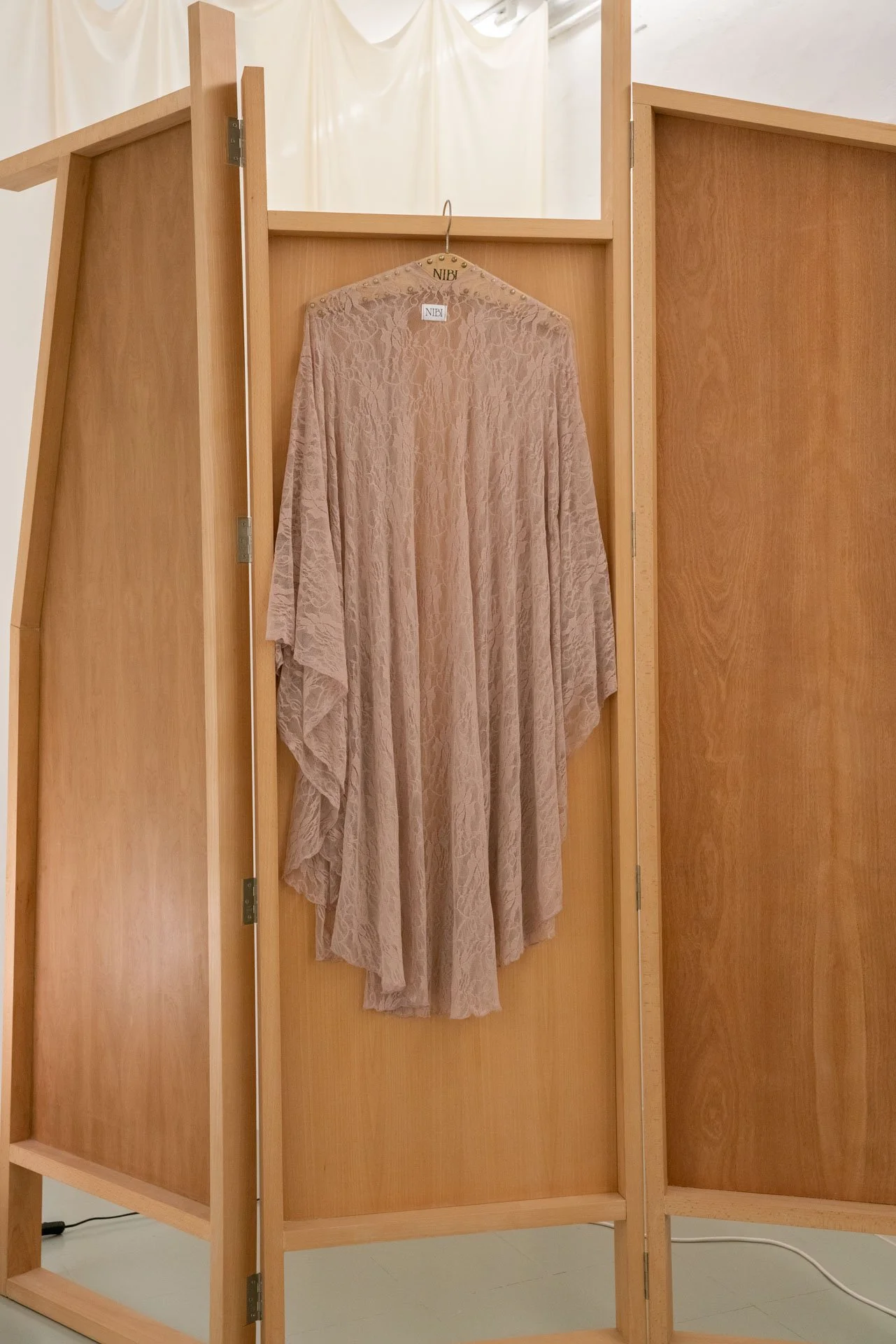 light-mauve-lace-angel cape-nibi-5.jpg