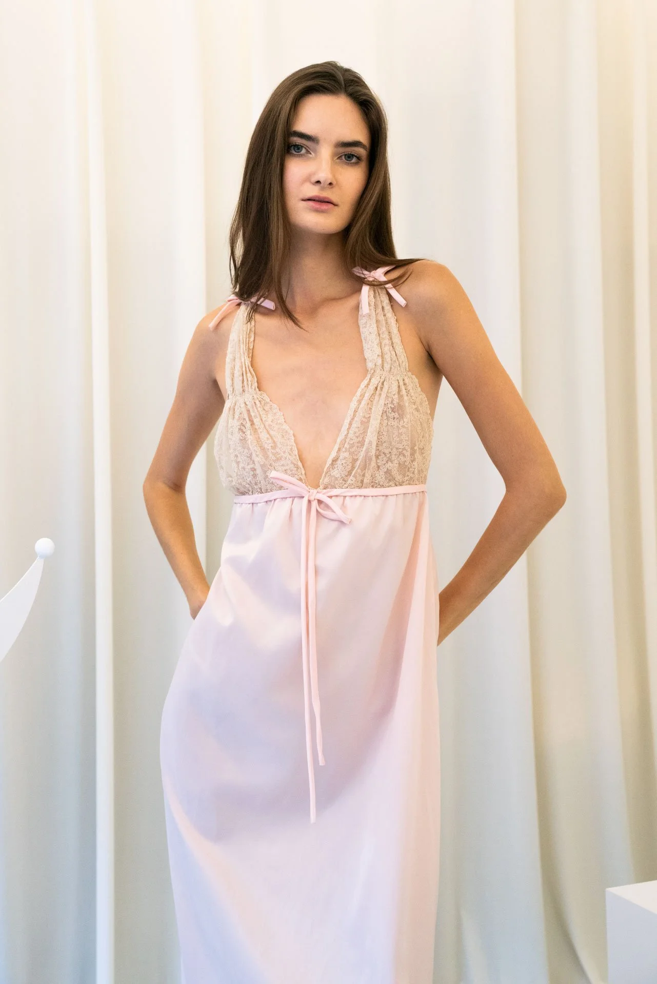 Nibi-vintage-pink-lace-nightgown-robe_06.jpg
