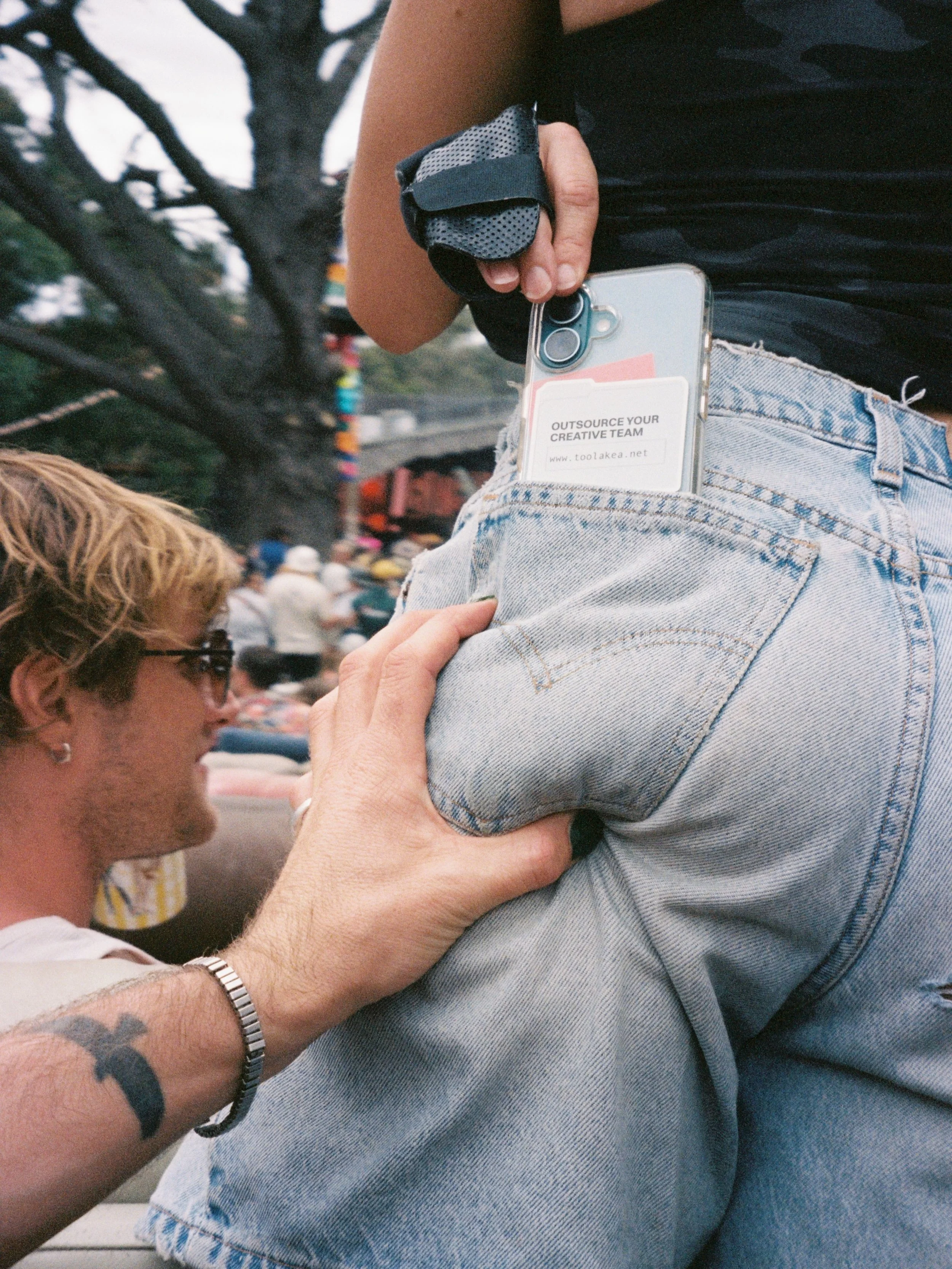Give your friends with cute bums your business stickers and you&rsquo;ll get perfect pics like this. 
@lifeofthemardi_