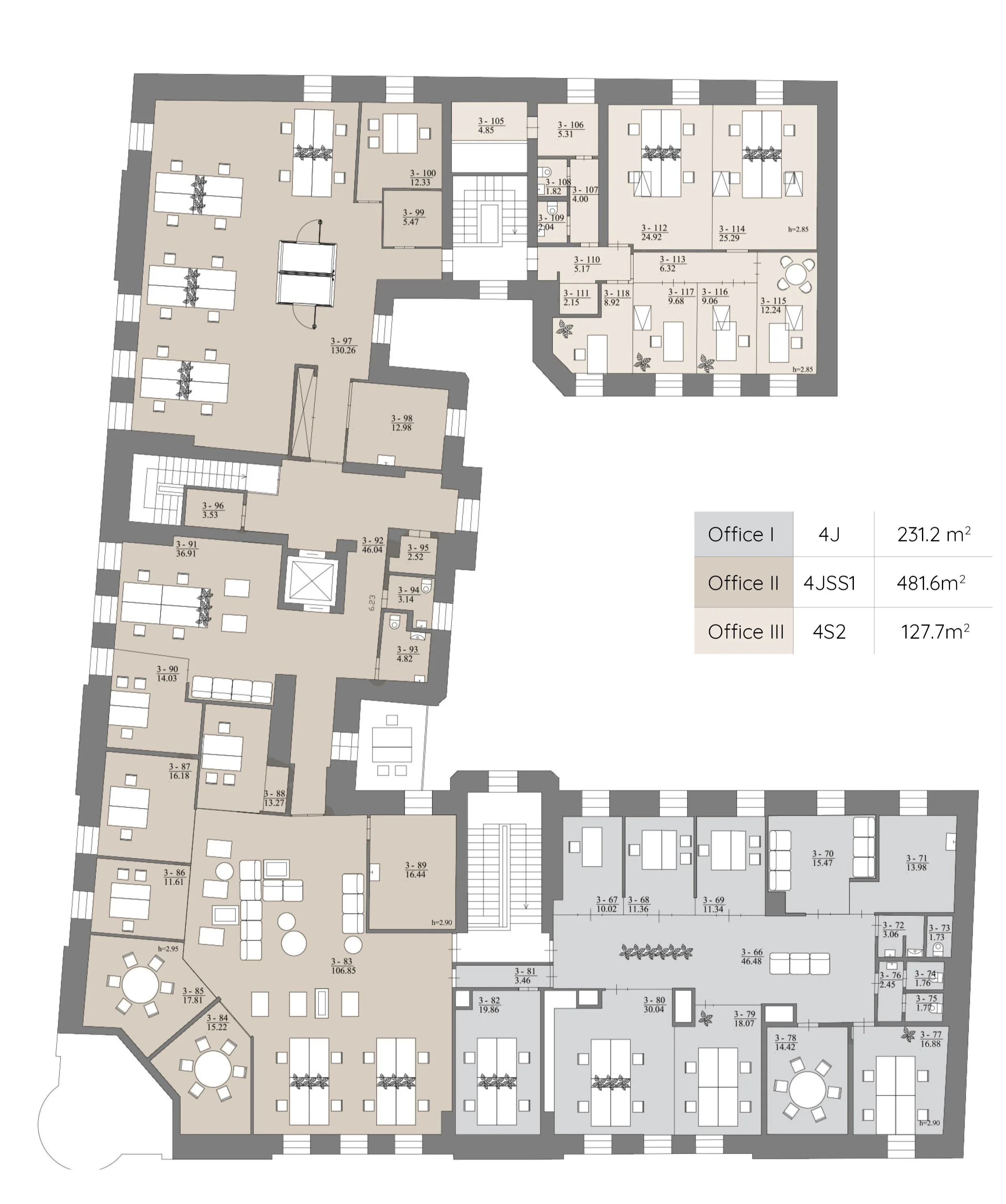 Biurų pastato planas, kuriame pavaizduotos trys biurų zonos su skirtingais patalpų išdėstymais, baldų išplanavimu ir legenda, nurodančia biurų dydžius bei plotus.