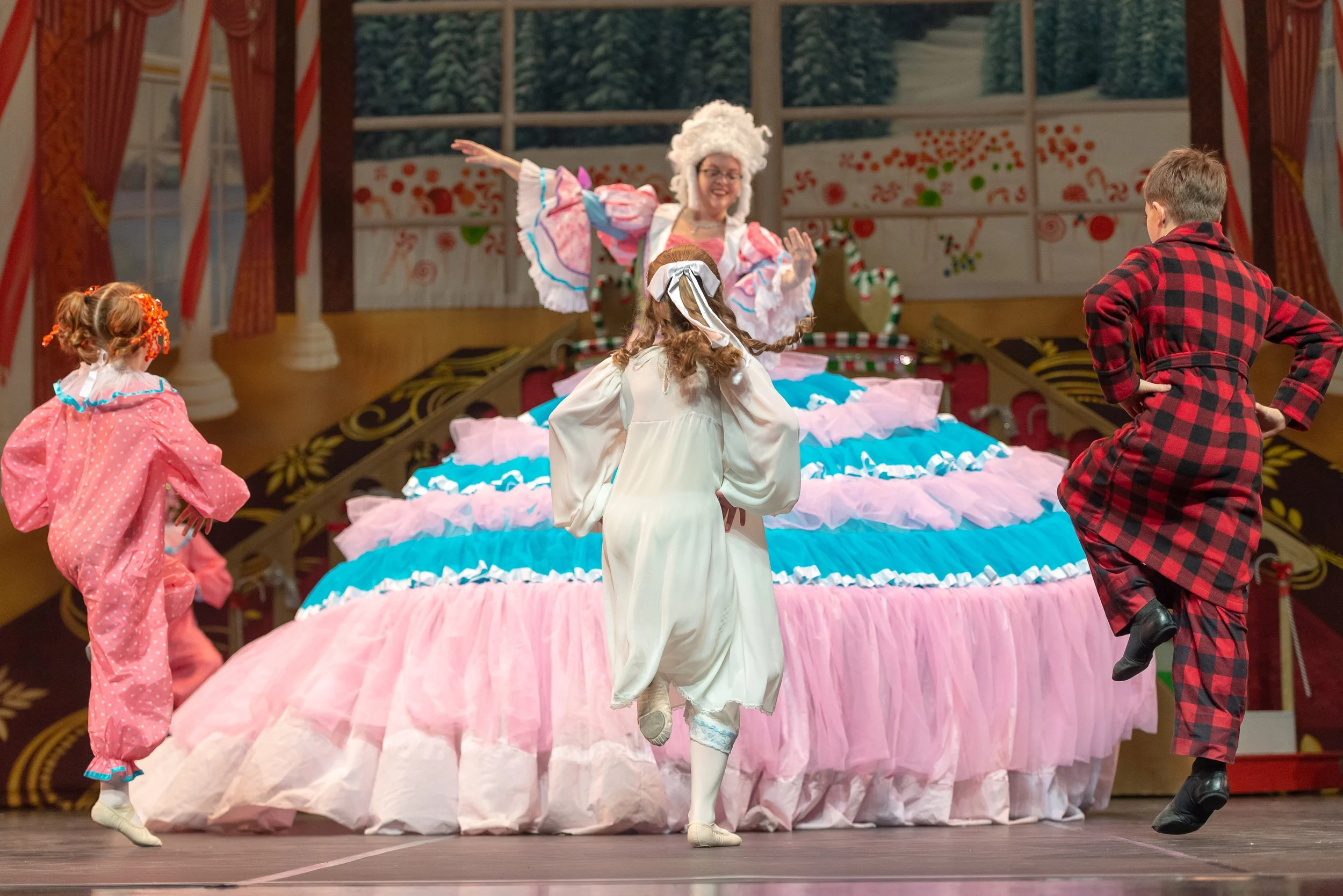 Beth Hartling as Mama Gigone, her Clowns, Clara, and Fritz (2019)