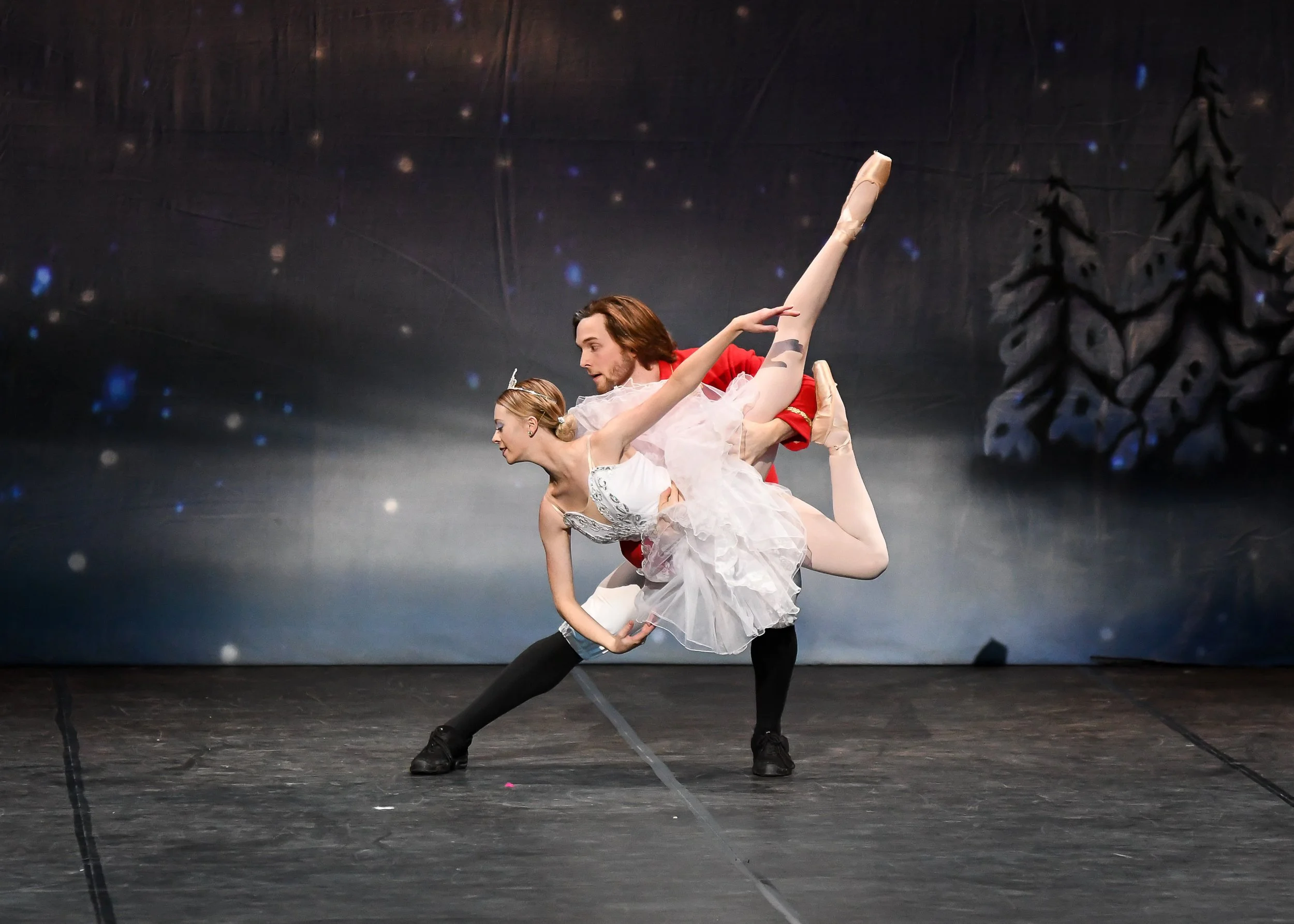 Stephanie Campbell and Colin Hunt(?) as Snow Queen and King (2018) FACT CHECK
