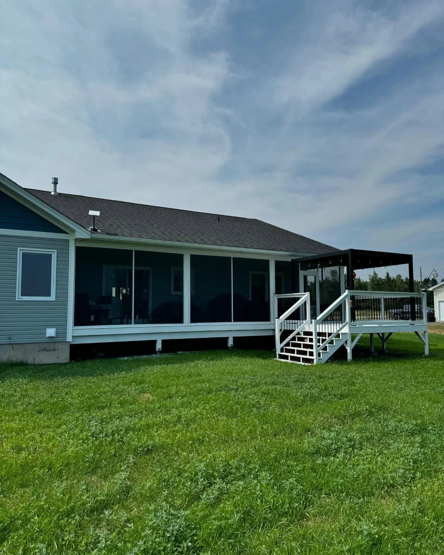 ✅ Another screened-in porch complete &mdash; but this time, our client did it themselves!
⁠
Our screens are built to last and designed with DIY installation in mind. 💪
⁠
If you&rsquo;ve been thinking about upgrading your outdoor space, it&rsquo;s ea