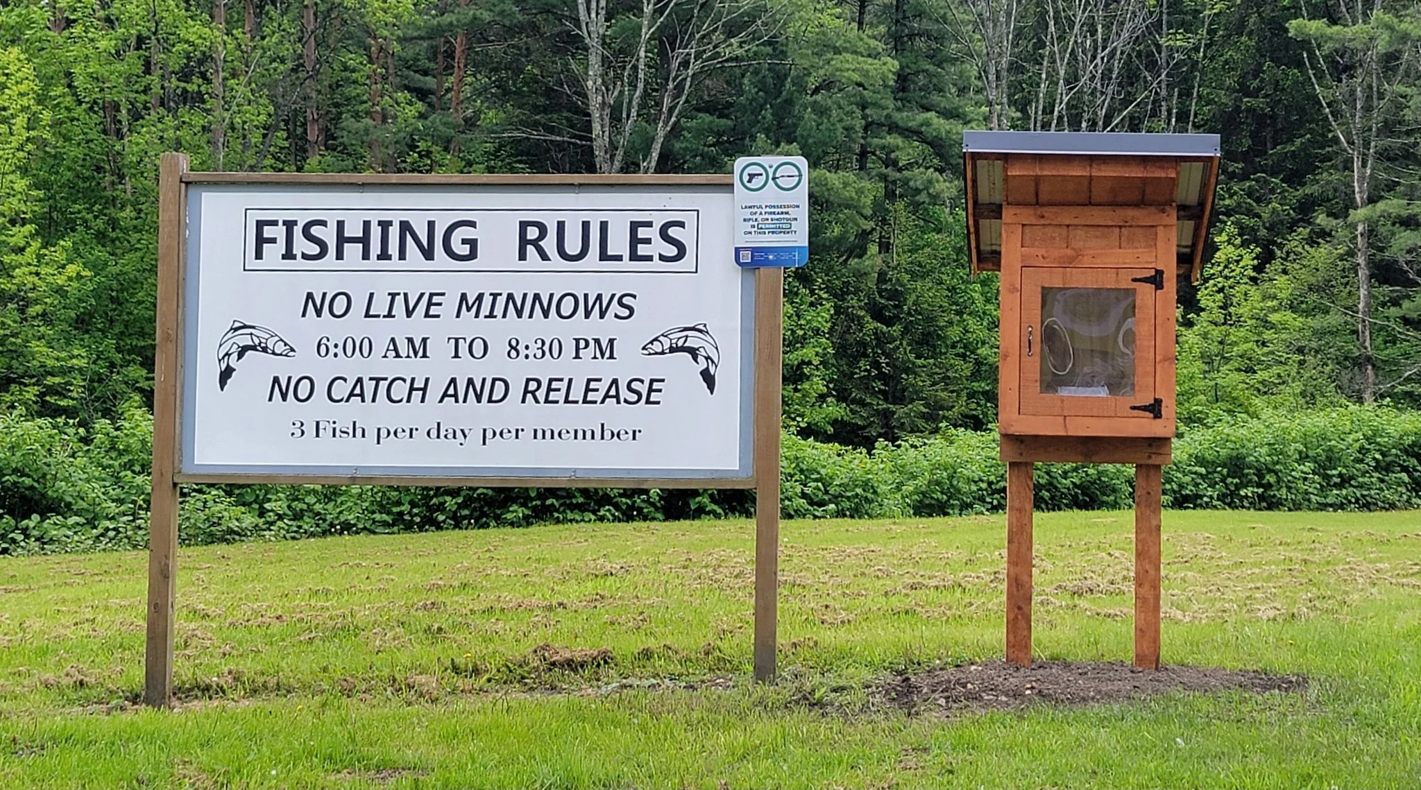 pond signs.jpg