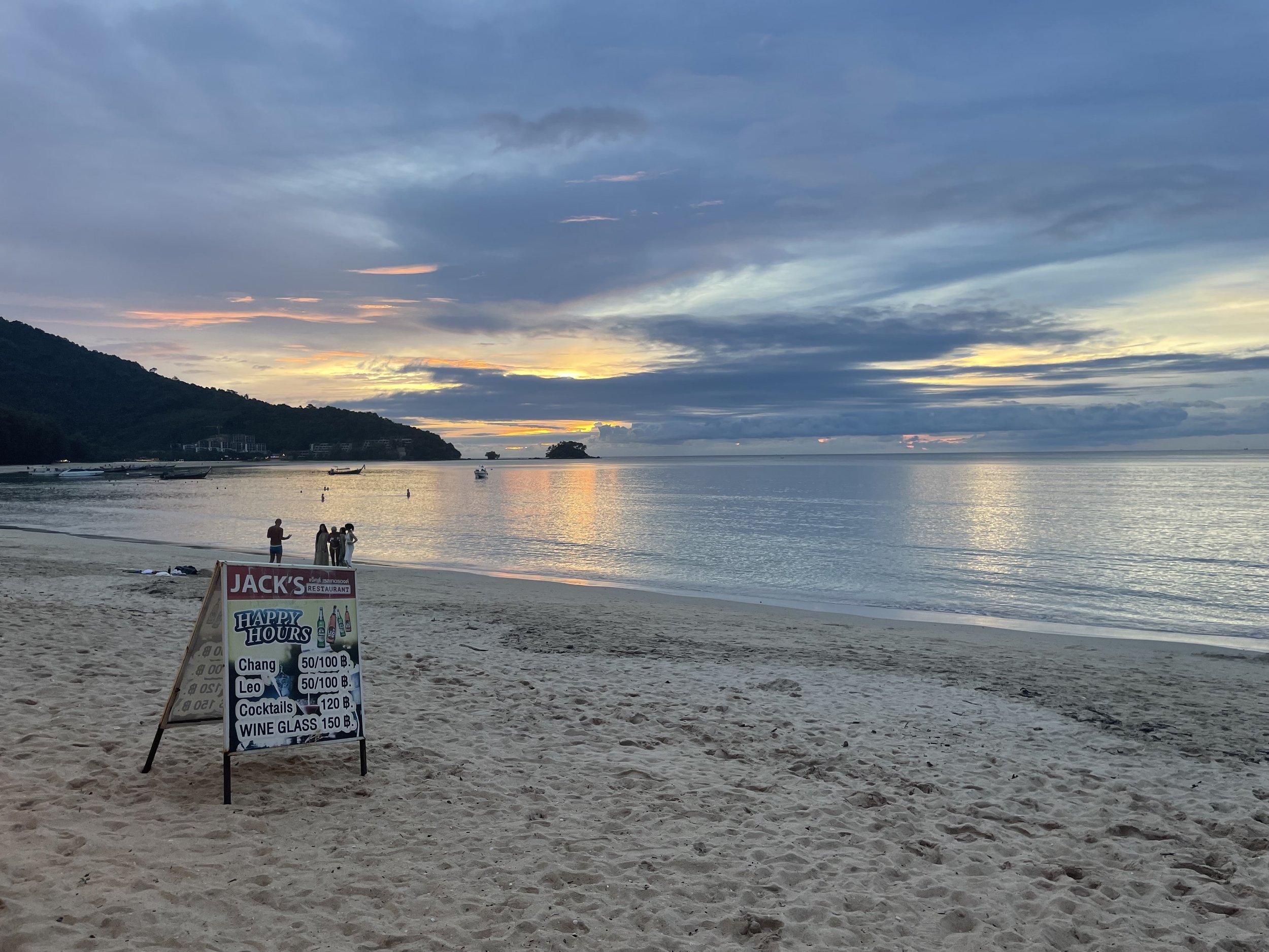 📍Naiyang Beach om weer af te sluiten