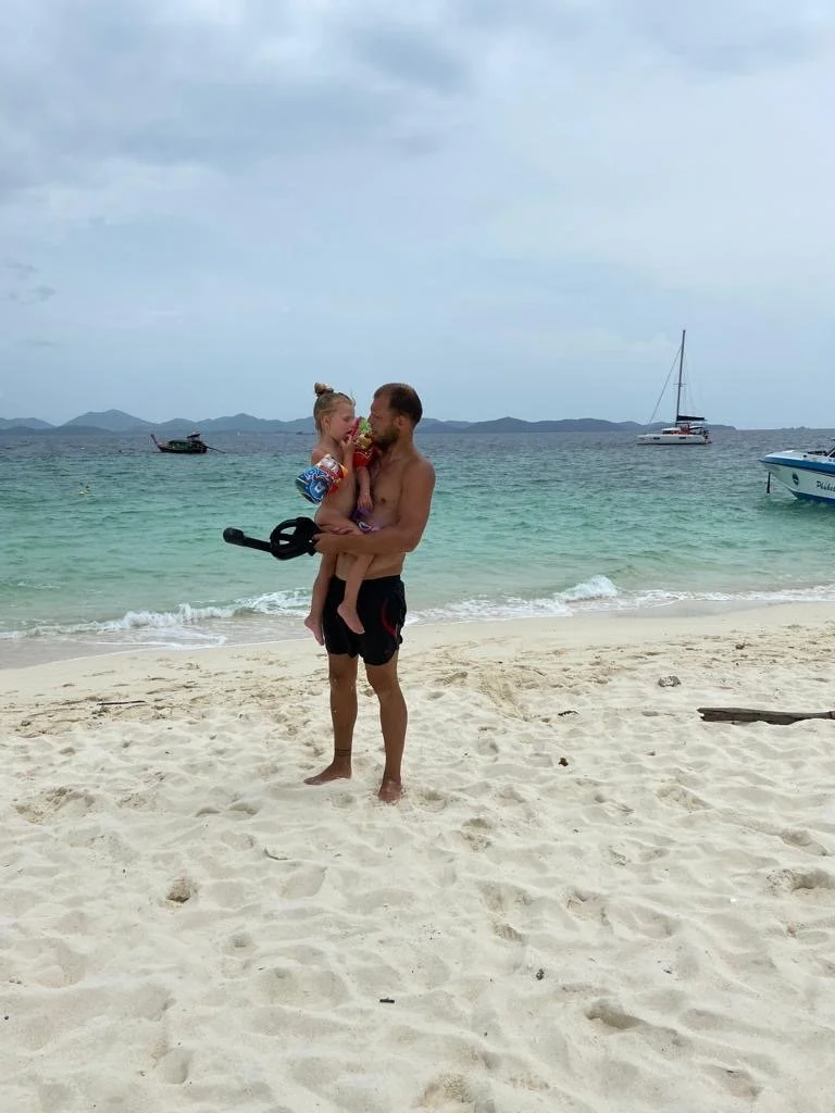 📍Karon Beach is luxe en kindvriendelijk genieten