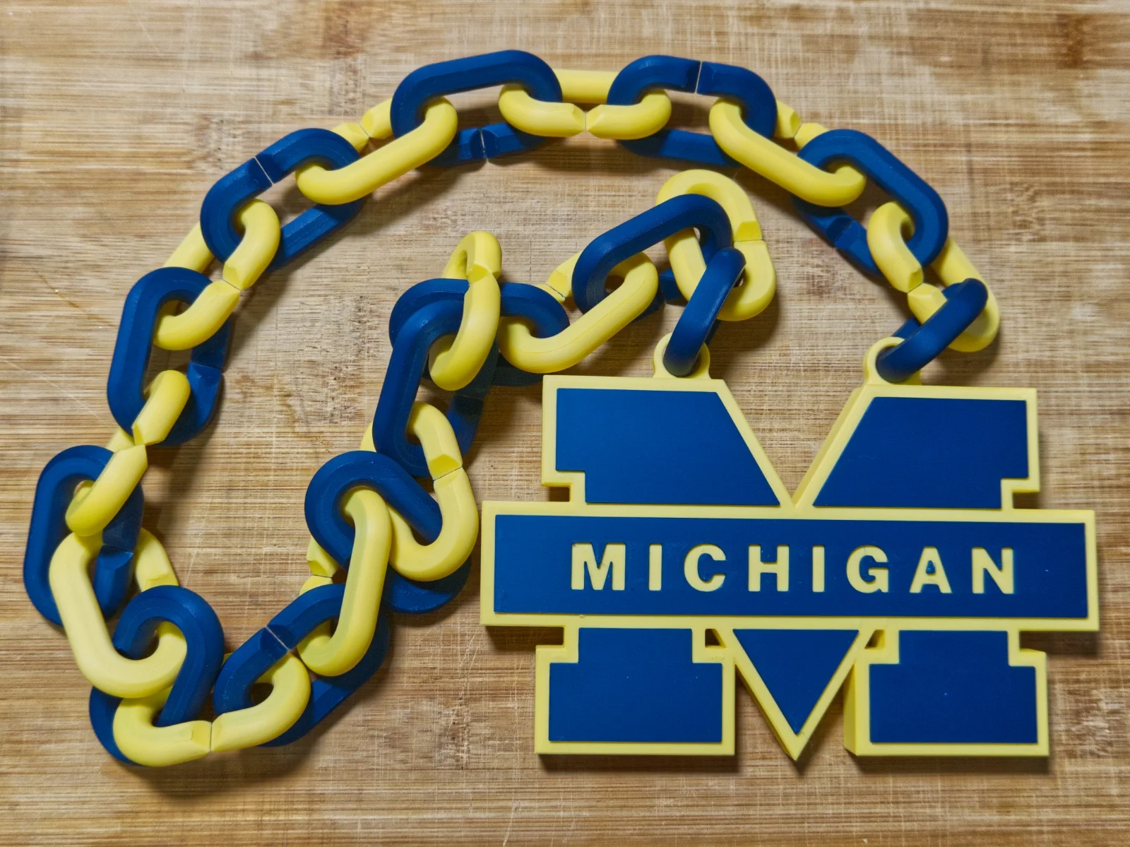 university-of-michigan-u-of-m-rally-chain-pendant-wolverines-go-blue.webp