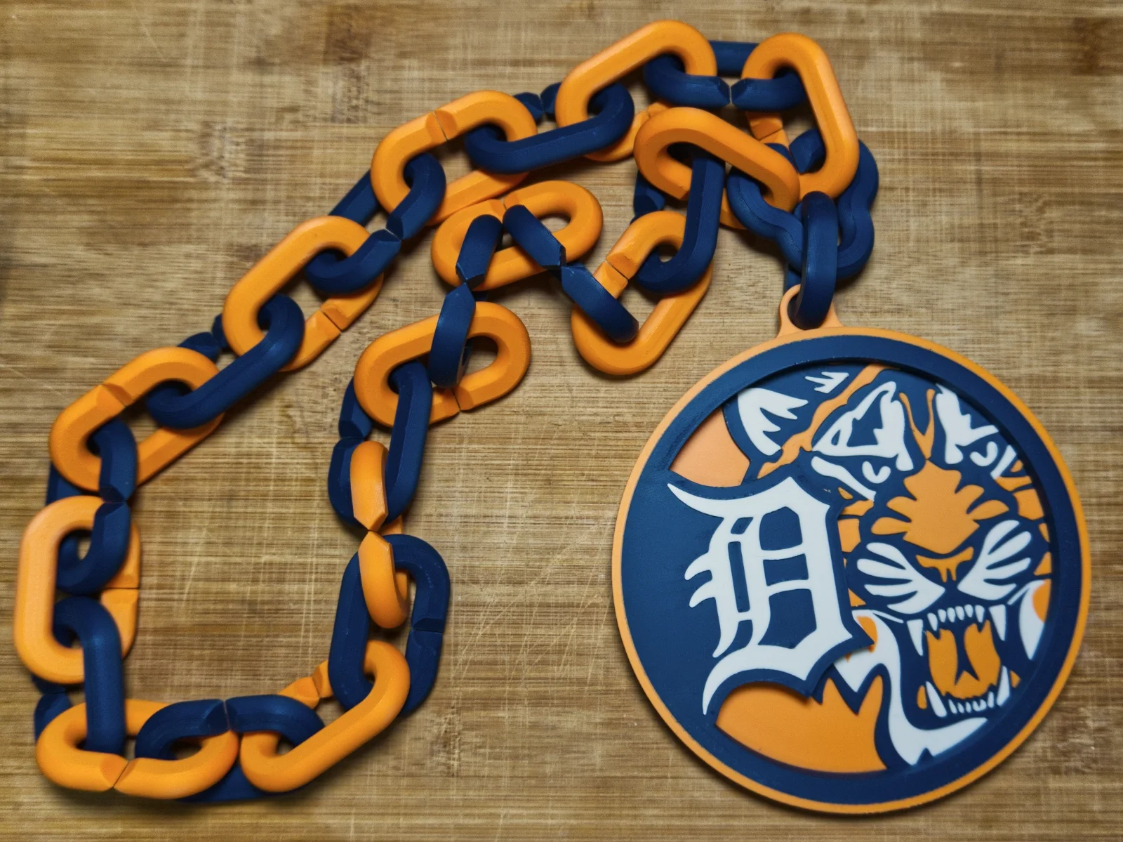 detroit-tigers-swag-rally-chain-round-pendant-blue-orange.webp