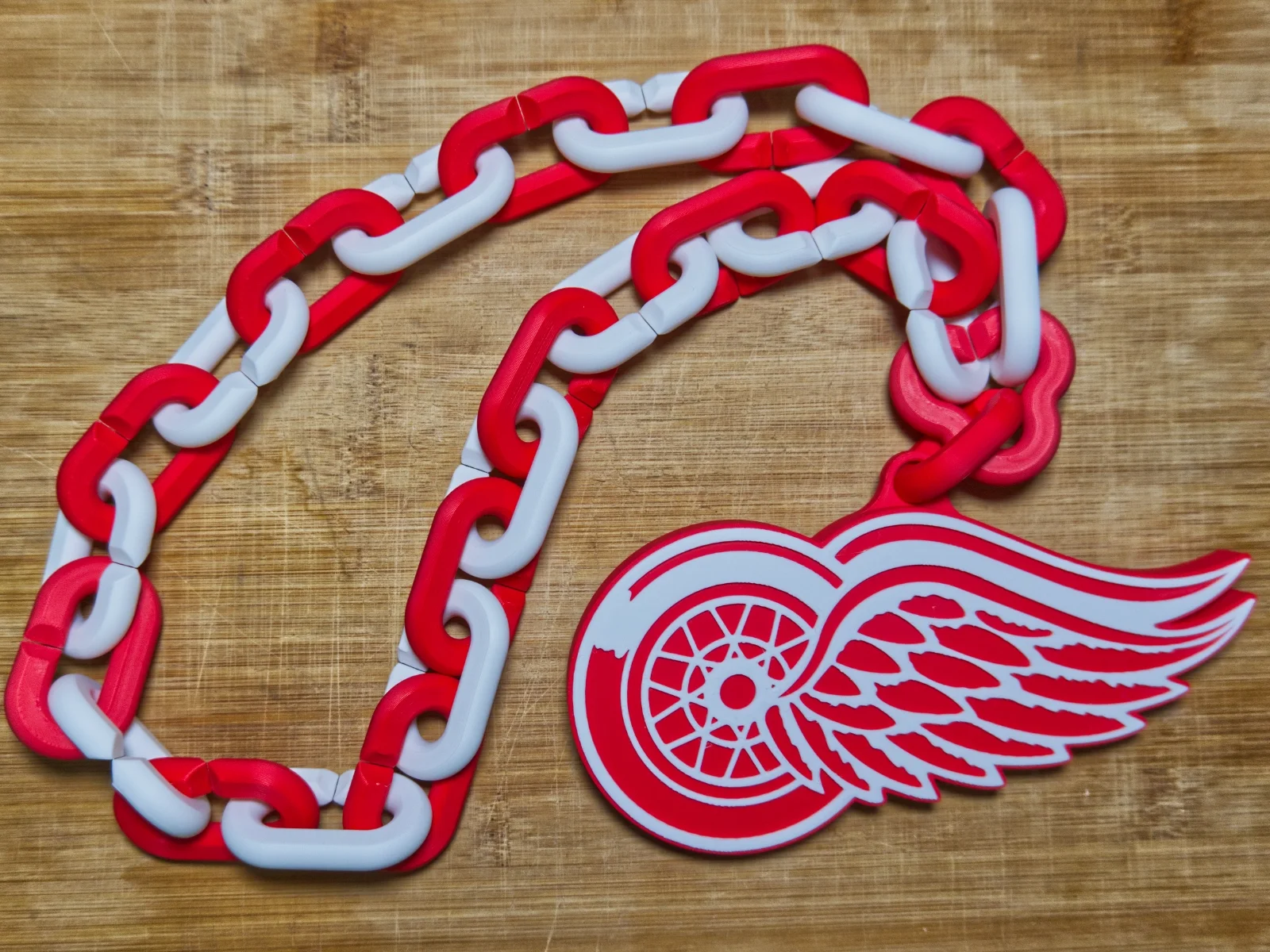 detroit-red-wings-swag-rally-chain-and-pendant.webp