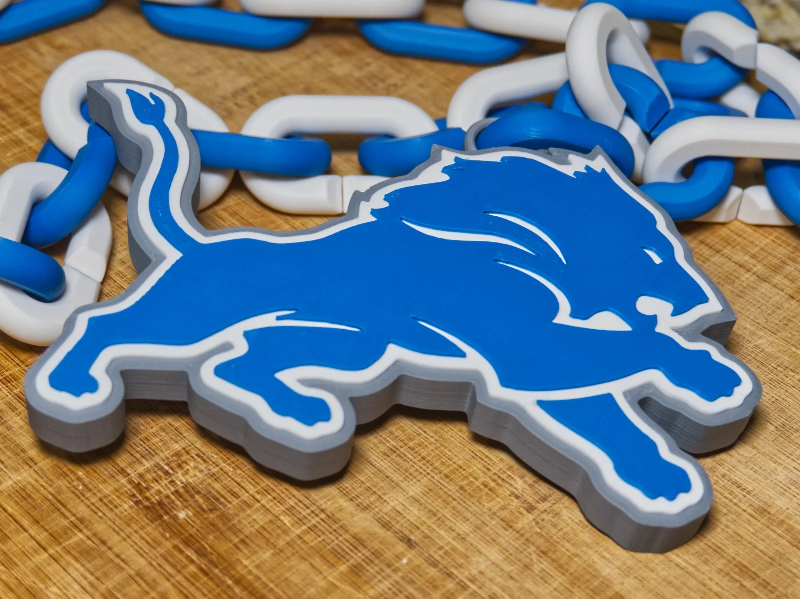 detroit-lions-swag-rally-chain-pendant-close-up.webp