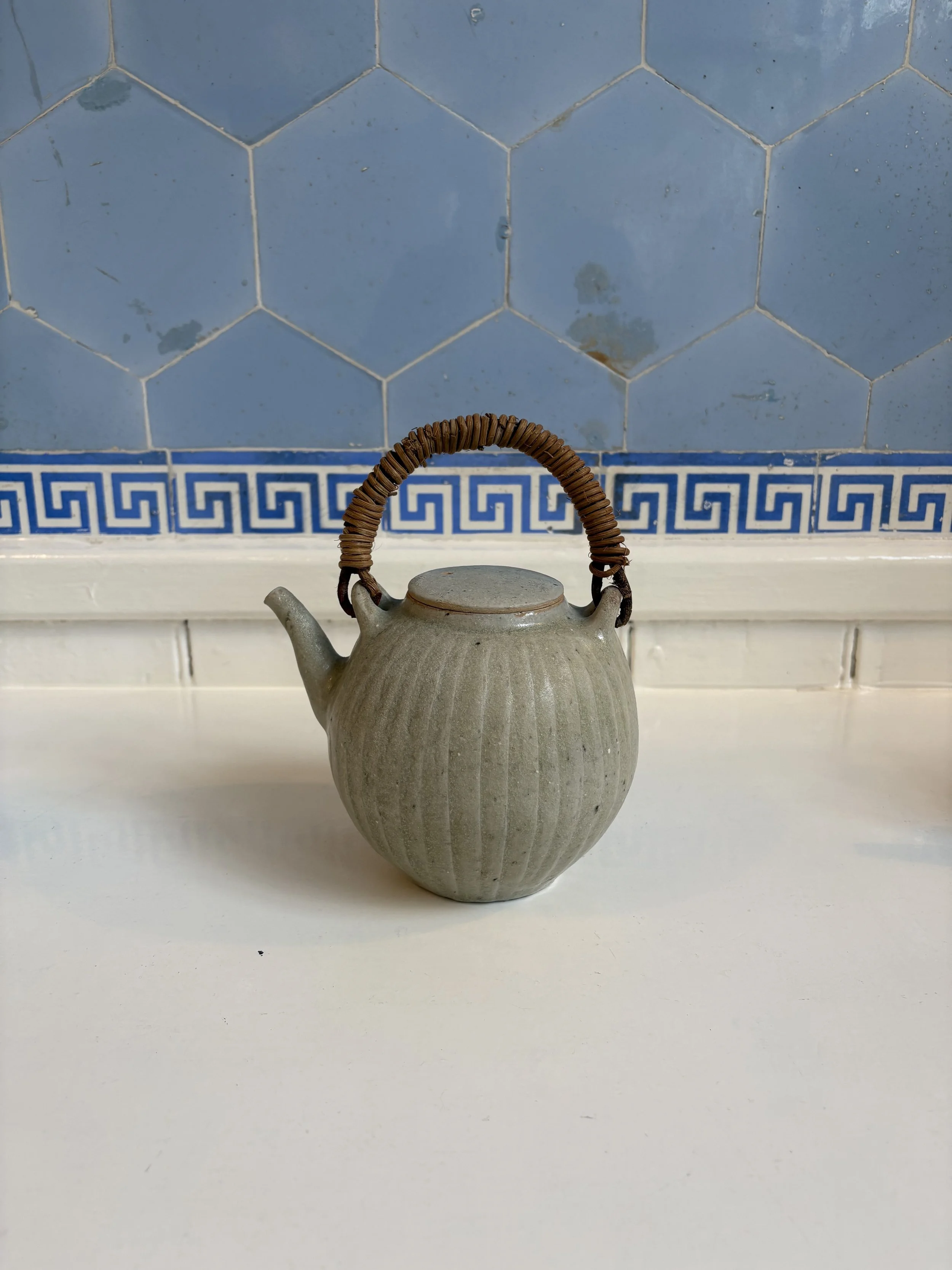 Teapots and Pots, Egg