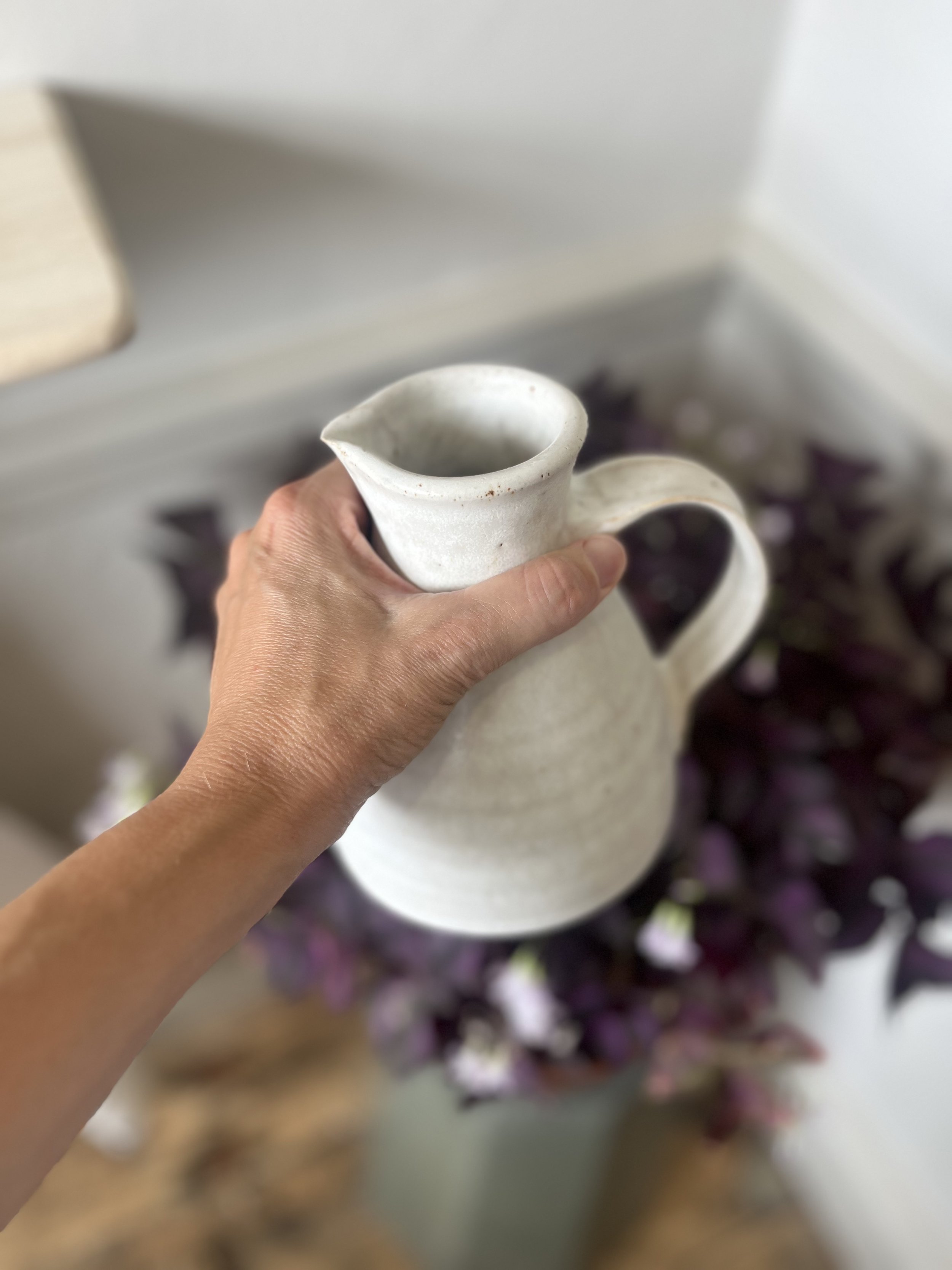 white jug 2.jpg
