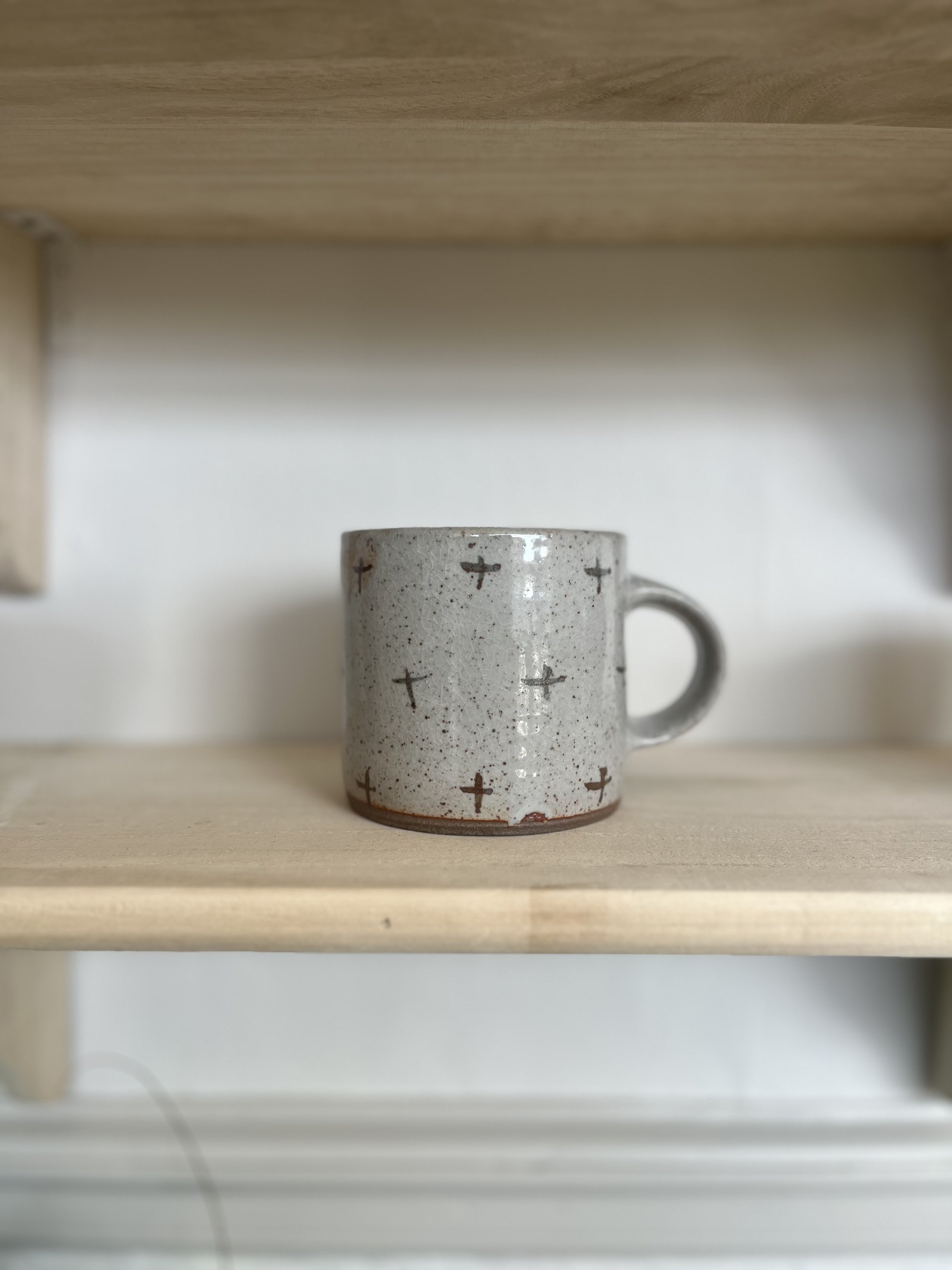mug ceramic glaze handmade sturdy crafted light grey decorated tea coffee drinks