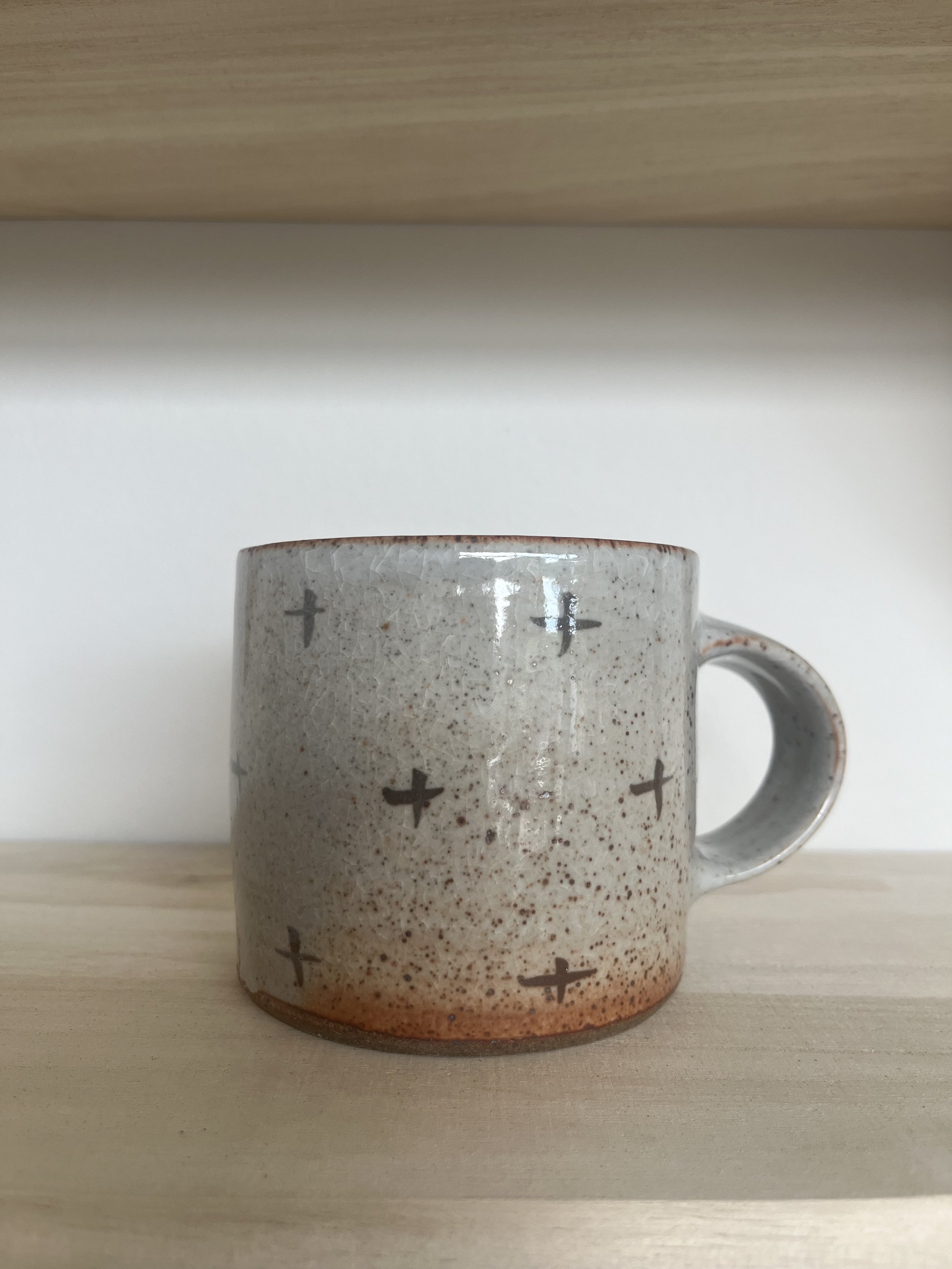 mug ceramic glaze handmade sturdy crafted light grey decorated tea coffee drinks