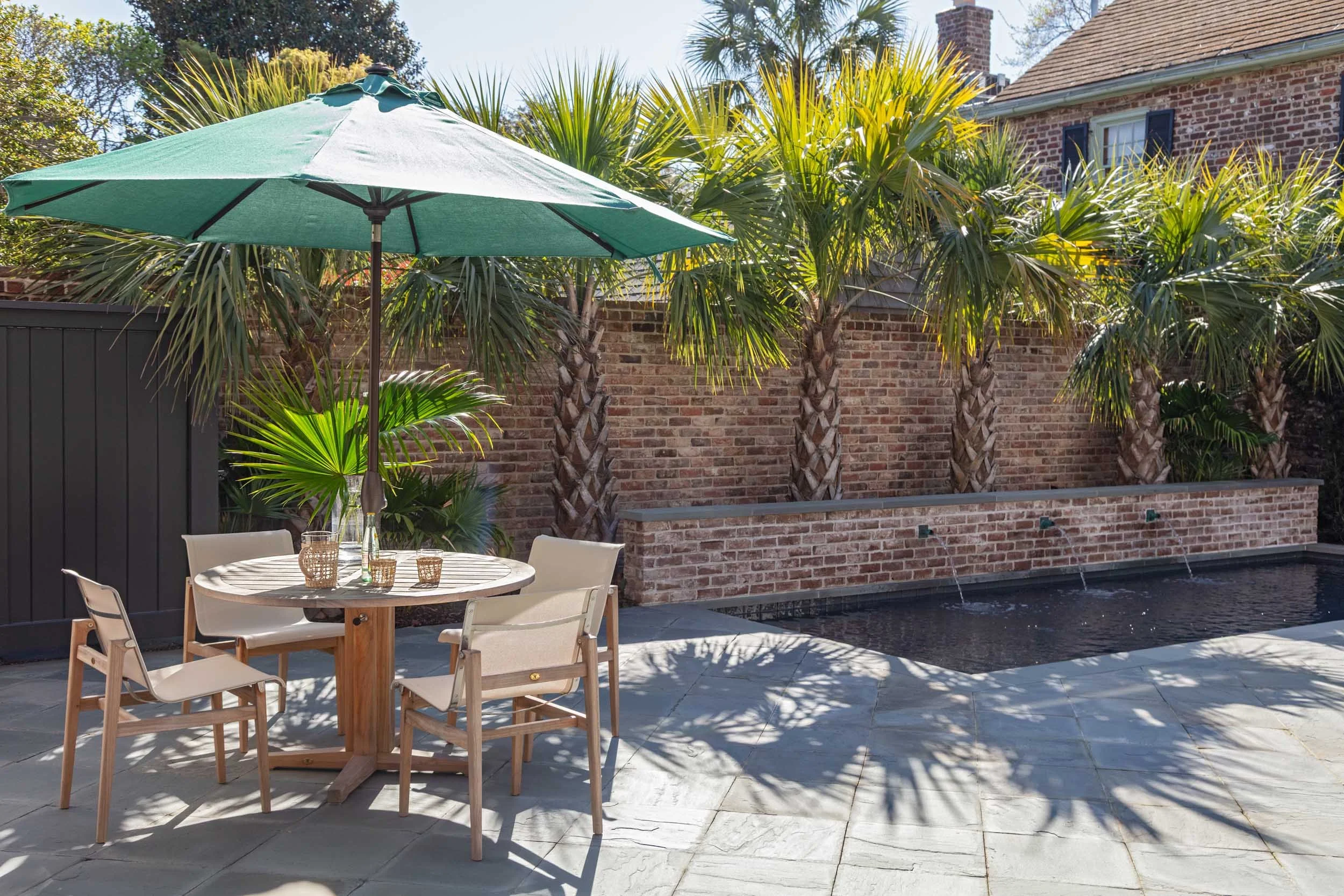 outdoor-patio-summer-classics-table-chairs-poolside.jpg