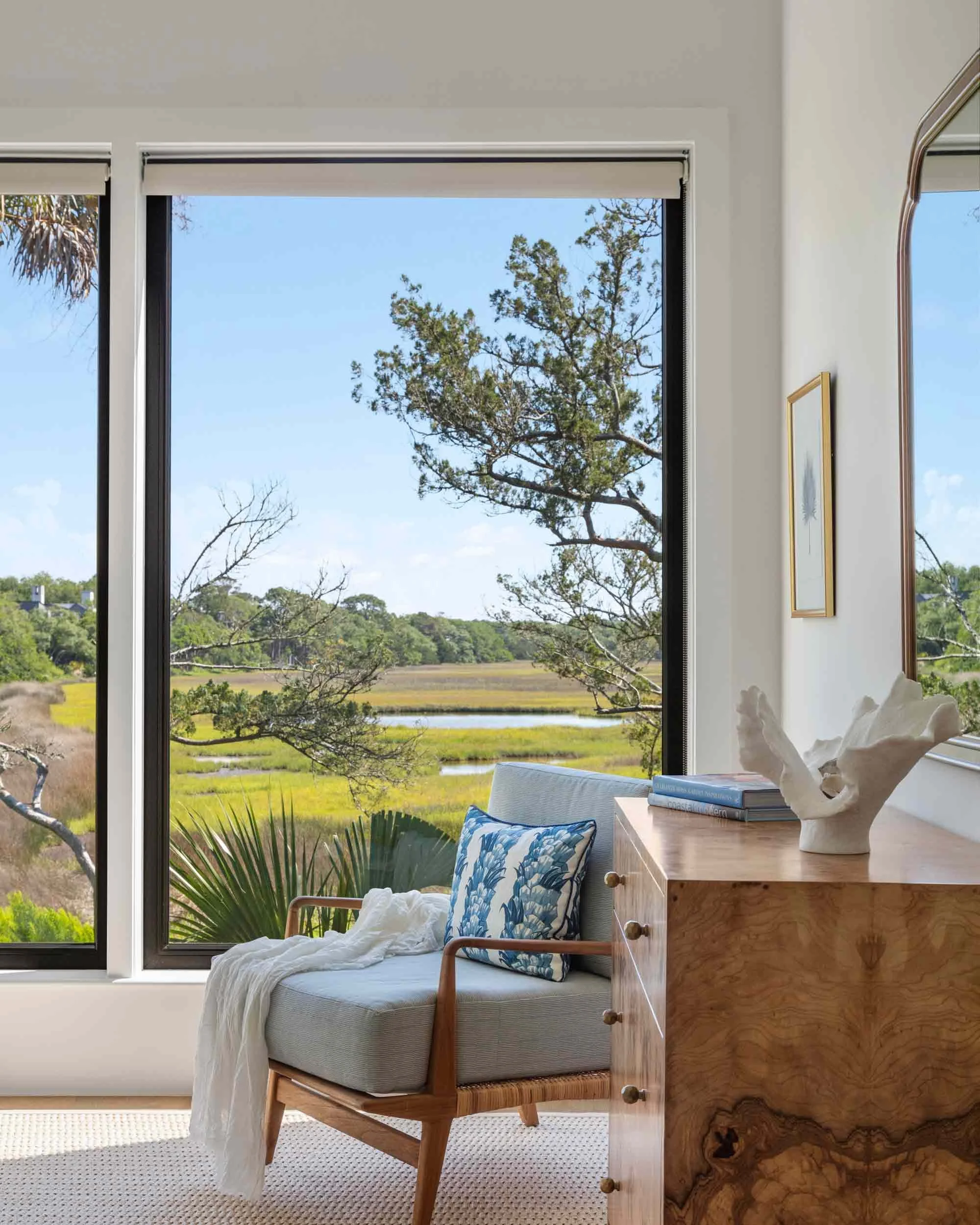 guest-room-sitting-area-marsh-view.jpg