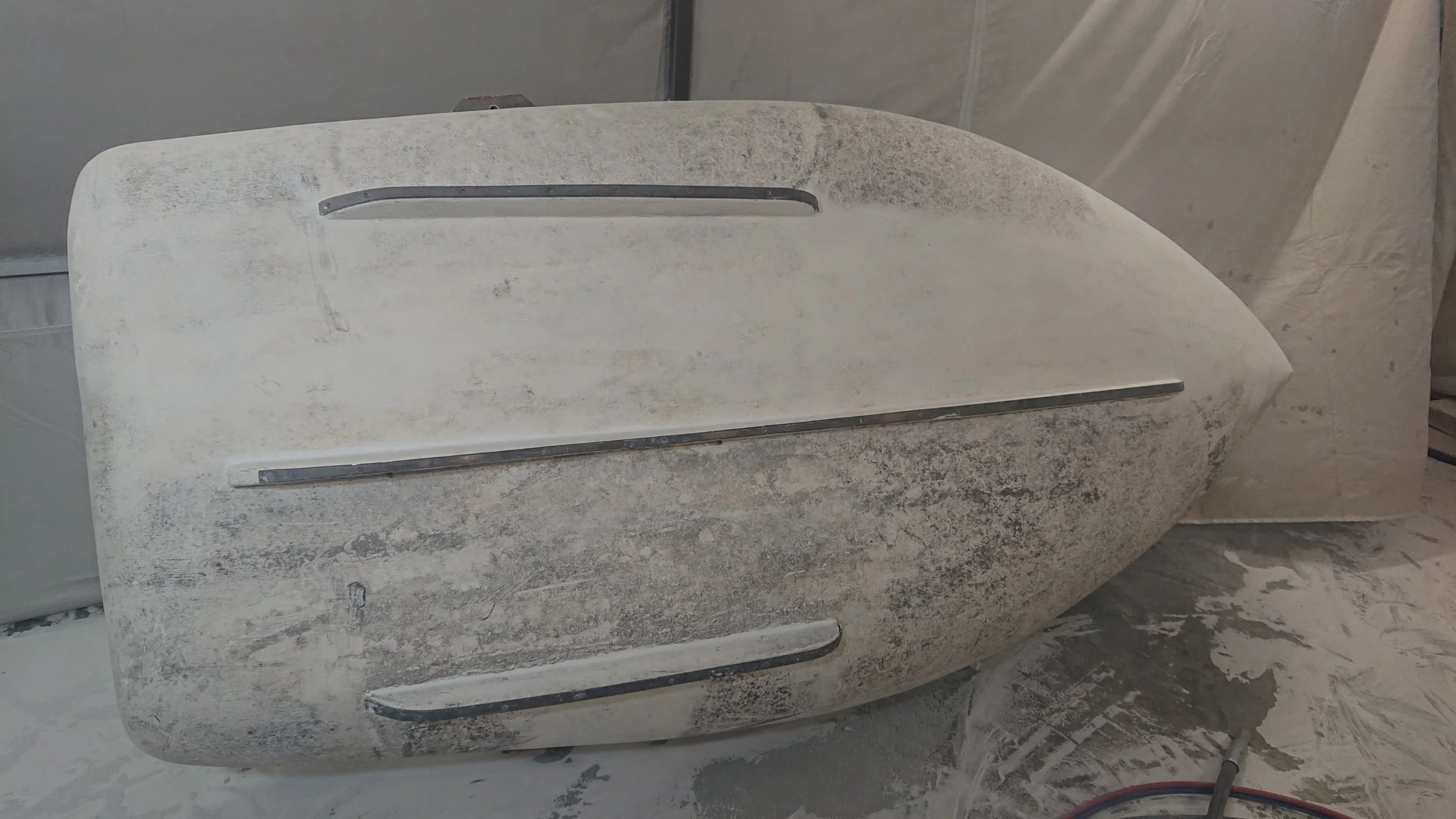 Nettoyage coque bateau par aérogommage.JPG