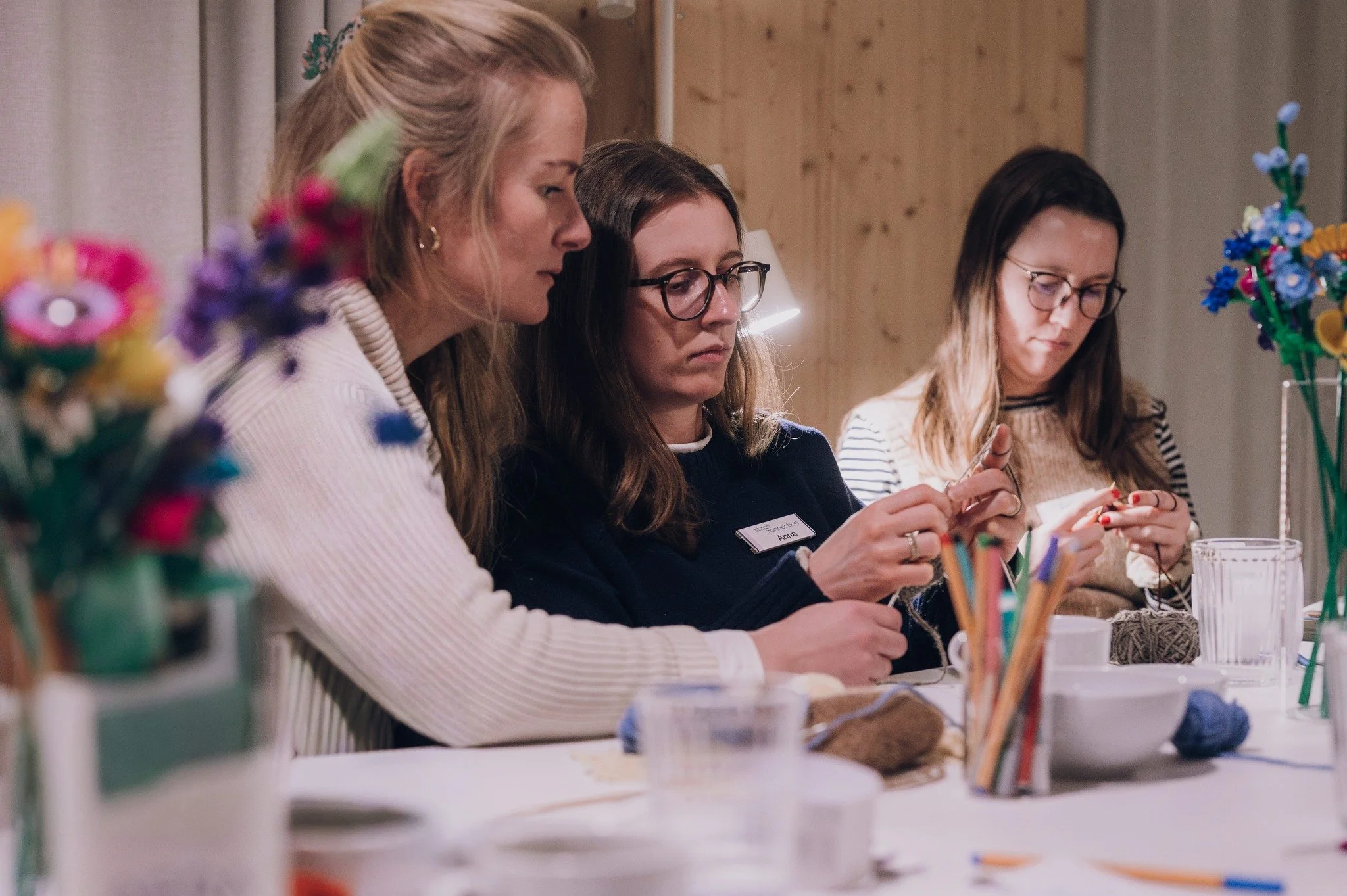 Ein ruhiger, konzentrierter Strikkurs am Montag.
Mit einer kleineren Runde hatten wir viel Zeit f&uuml;r Fragen, erste Maschen und all das, was den Einstieg leichter macht. Lisa wird mich in Zukunft regelm&auml;&szlig;ig bei den Strikkursen unterst&u