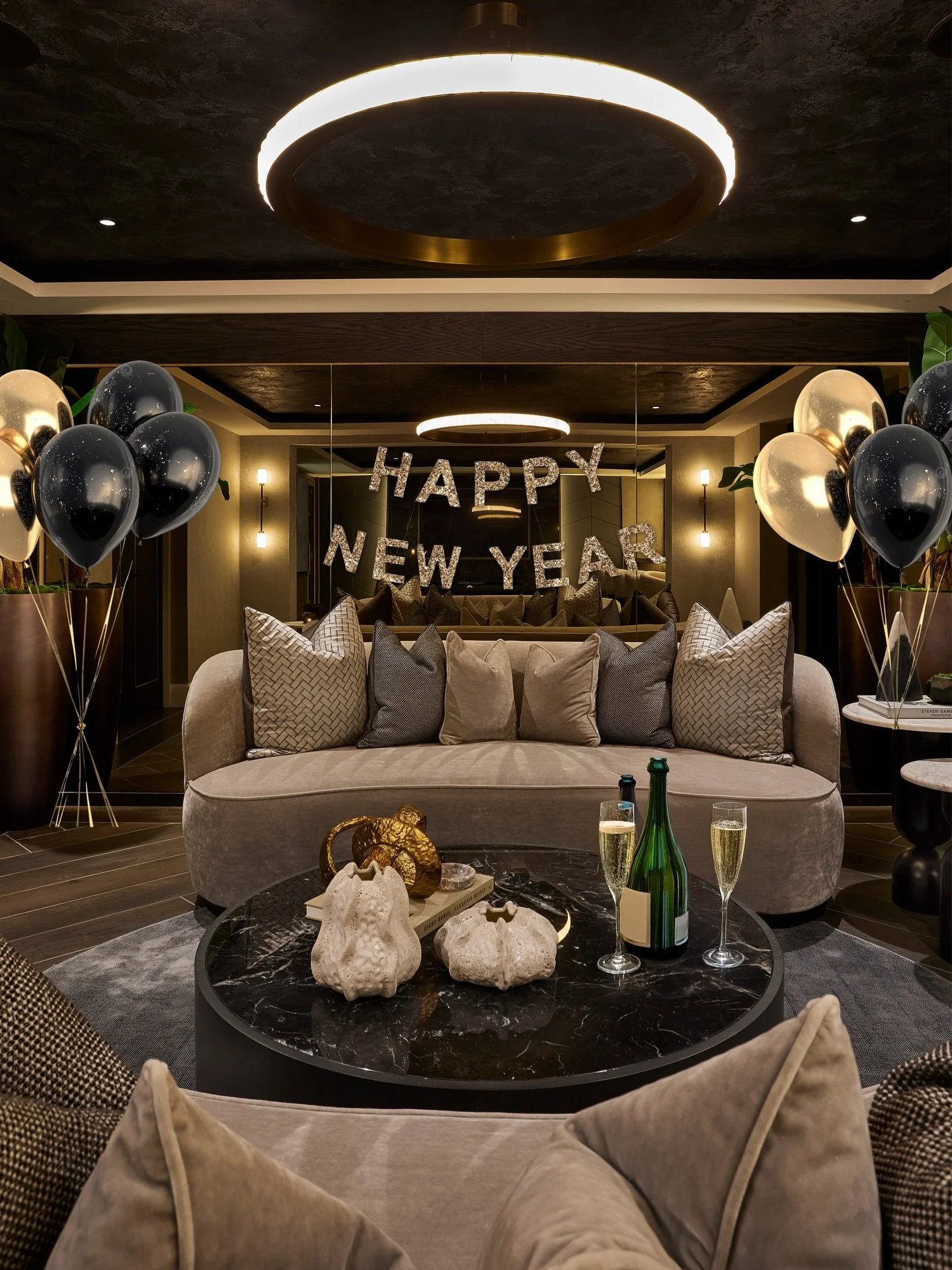 ✨ Happy New Year! ✨

We&rsquo;re looking forward to an inspiring year ahead!

For all enquiries please contact us on +44(0)1565 746788 or info@panoramic-properties.com

#interiordesign #interiorstyling #interiors #luxury #home