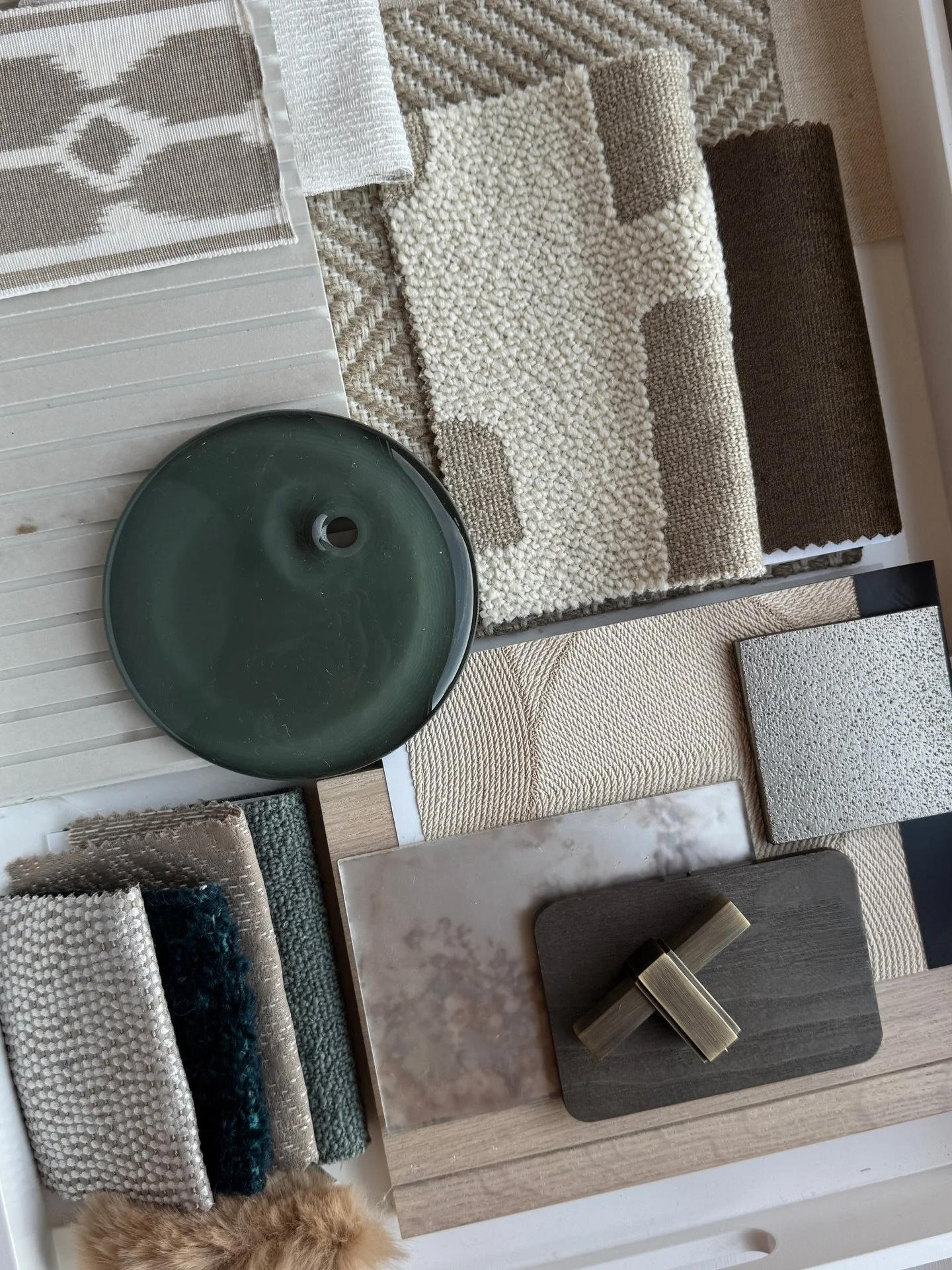 Starting the year with a palette that feels equal parts calm and captivating. 
Neutral layers set the mood while a bright teal accent brings the perfect burst of energy - especially in the lighting!

This Formal Lounge is going to shine! ✨

For all e