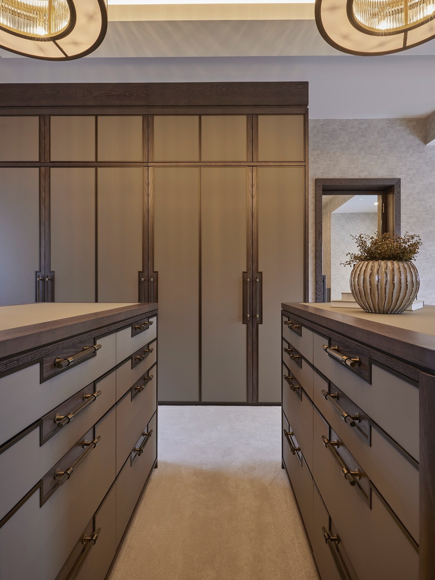 A dressing room designed to work hard - and look effortless. 🤍

Flowing directly from the master bedroom at Hawthorn House, this space combines bespoke his and hers islands with full-height cabinetry, ensuring every inch is intelligently designed wh